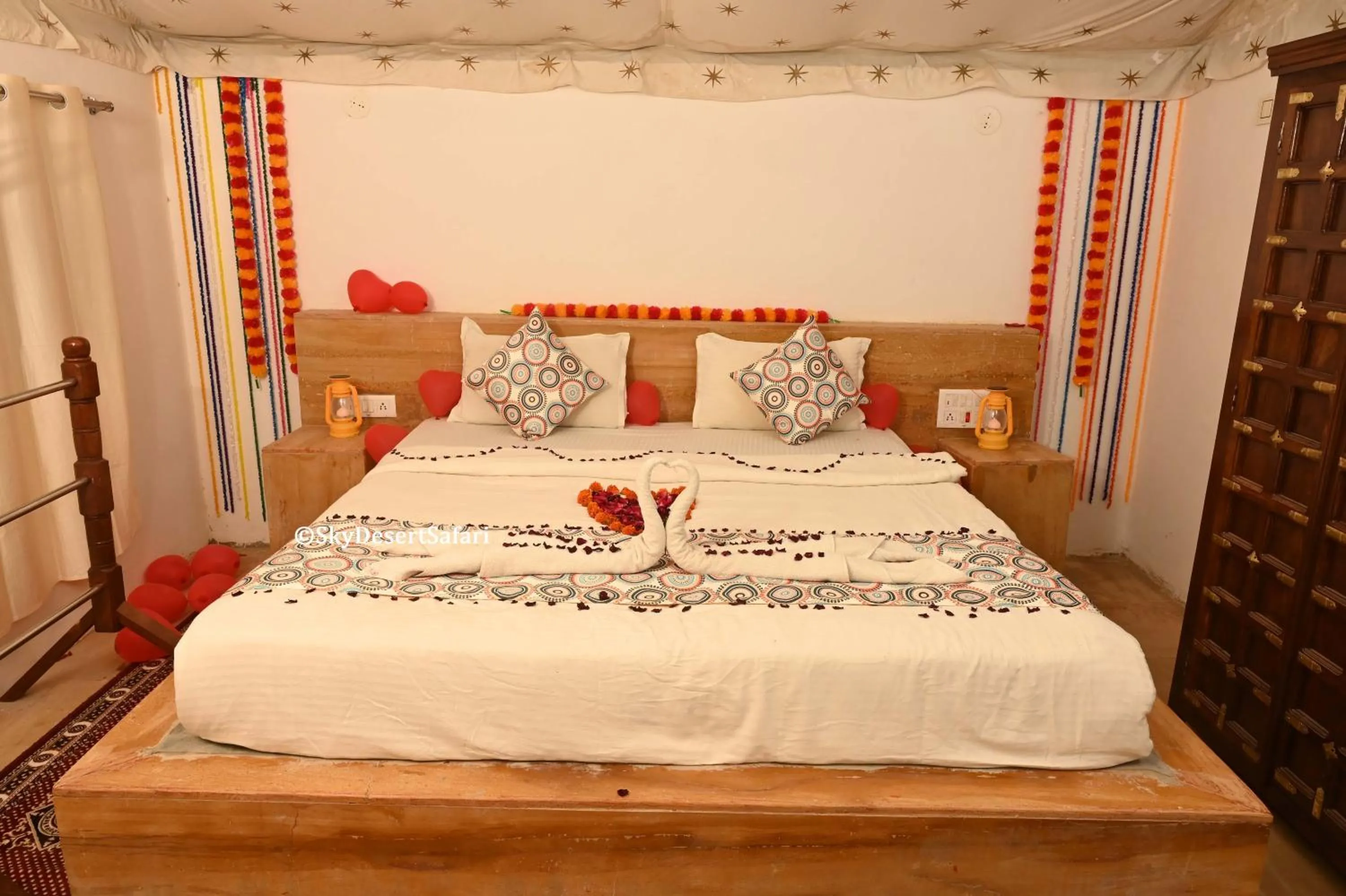 Bedroom, Bed in Sky Desert Safari