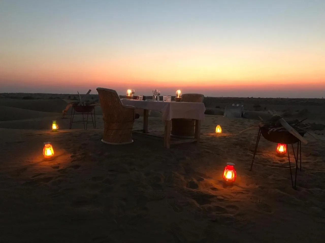 Restaurant/places to eat in Sky Desert Safari