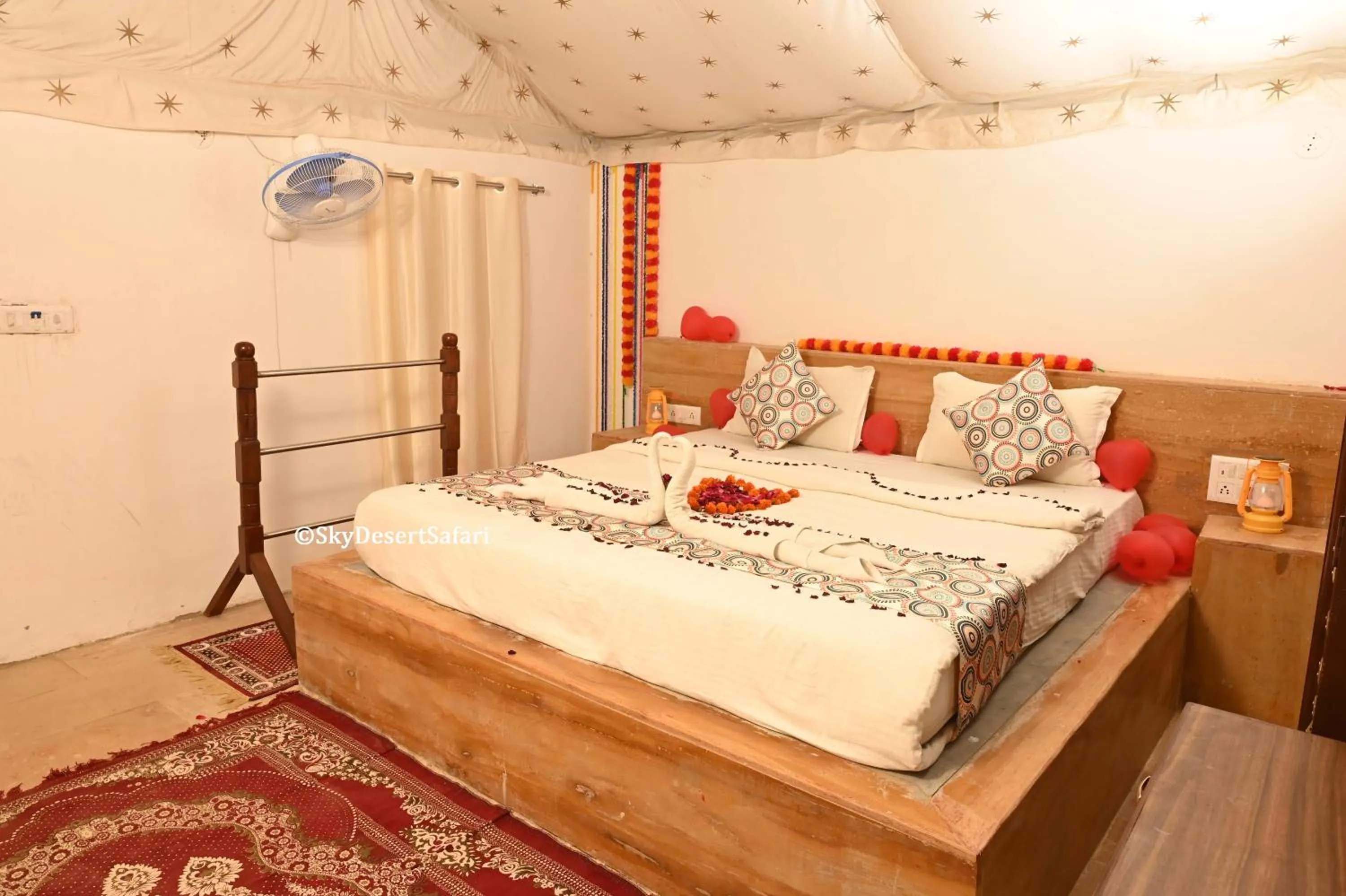 Bedroom, Bed in Sky Desert Safari