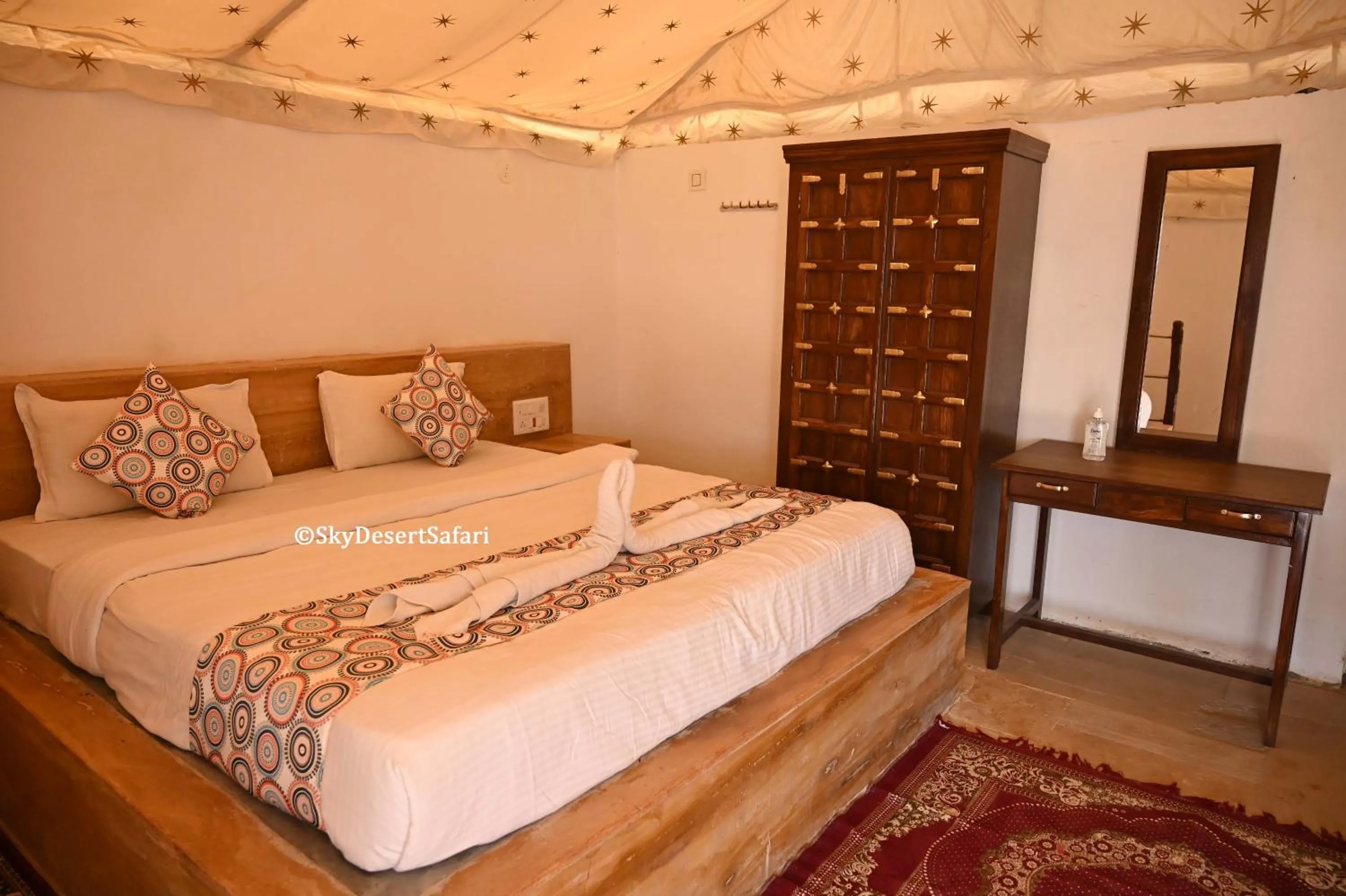 Bedroom, Bed in Sky Desert Safari