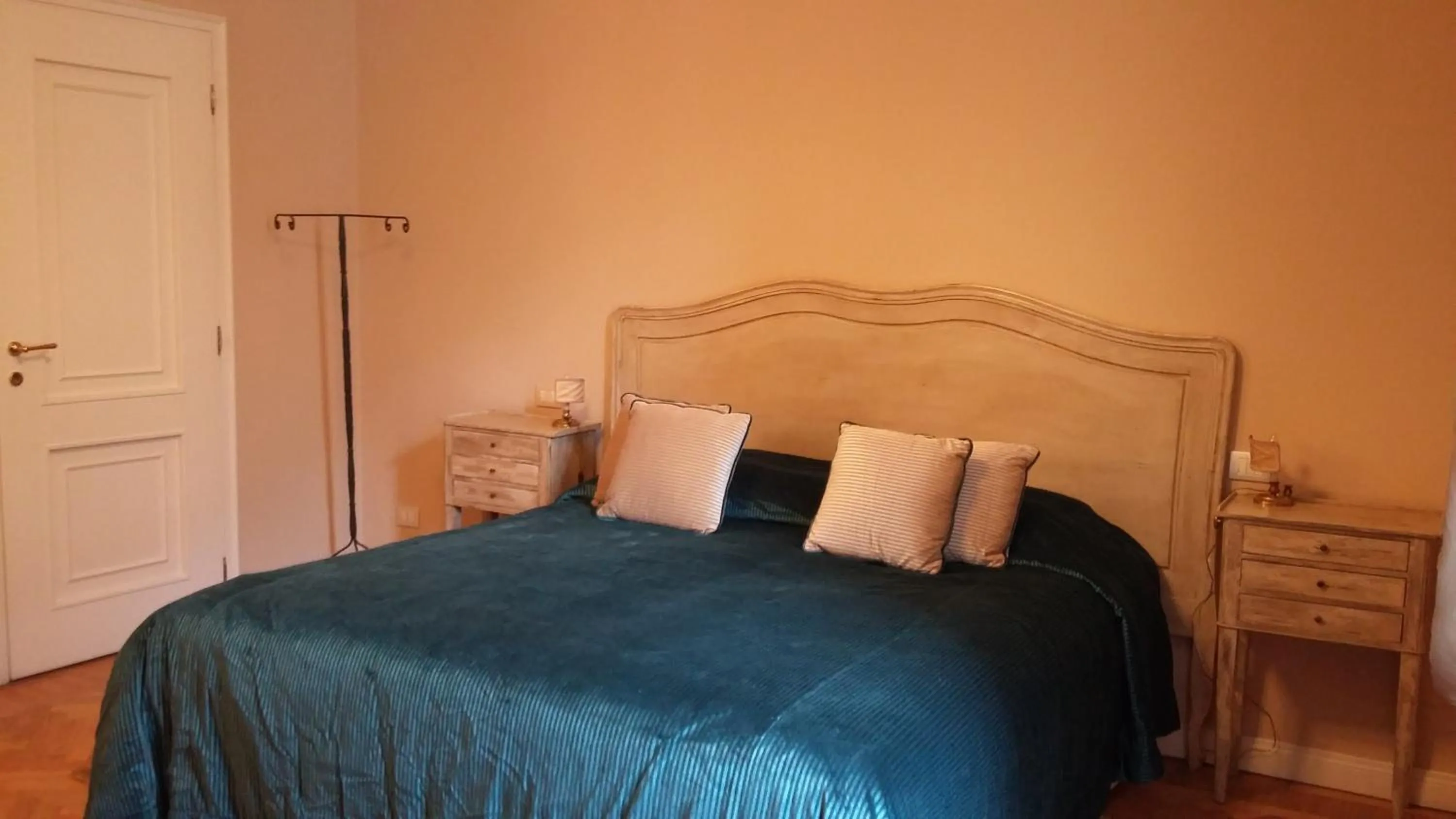 Photo of the whole room, Bed in Al Porticciolo di Sant'Agostino