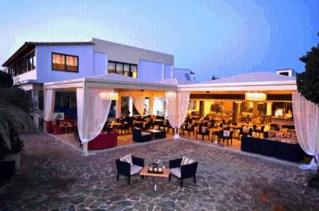 Restaurant/places to eat in Venus Beach Hotel