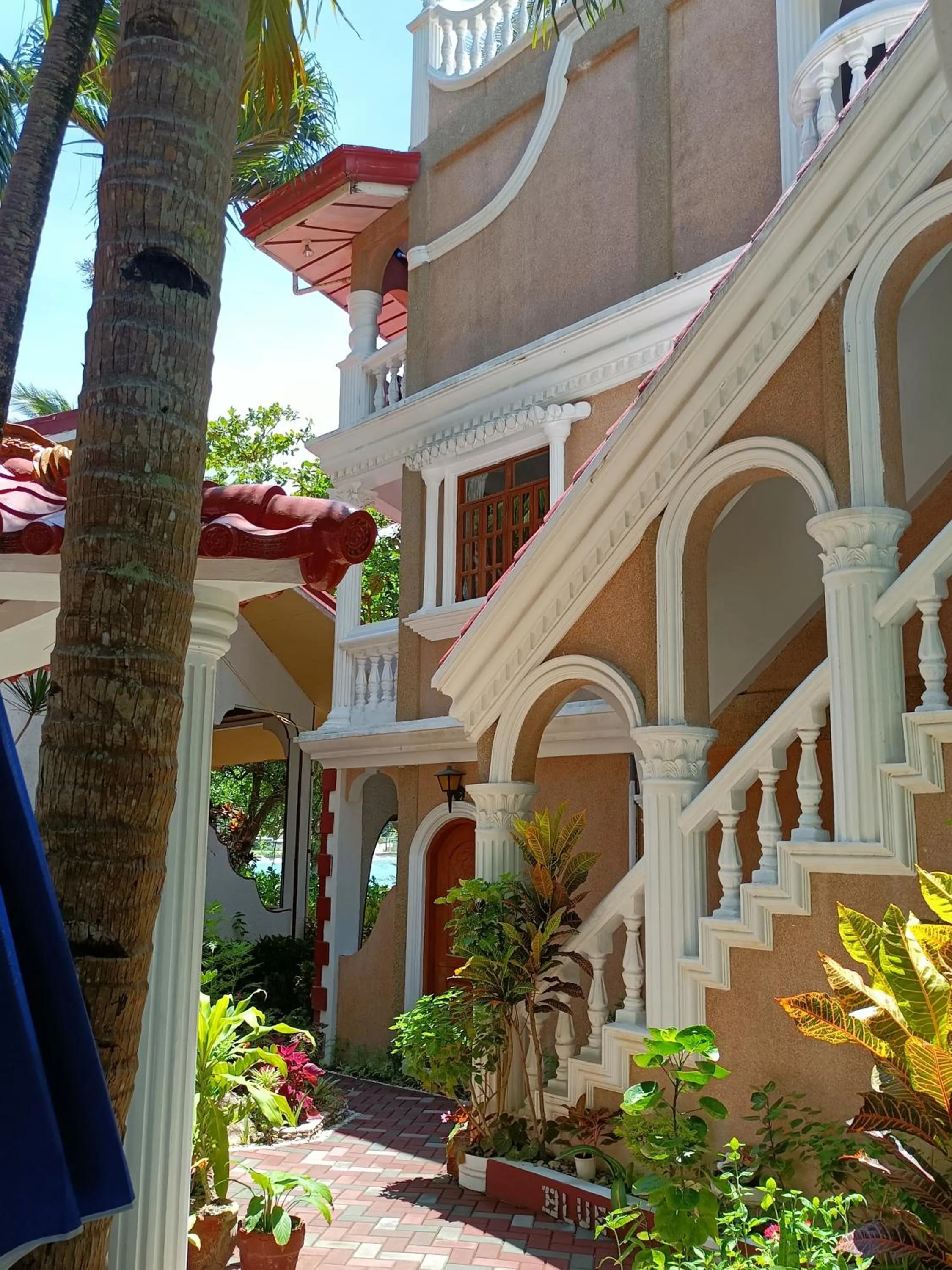 Property building in Blue Crystal Beach Resort