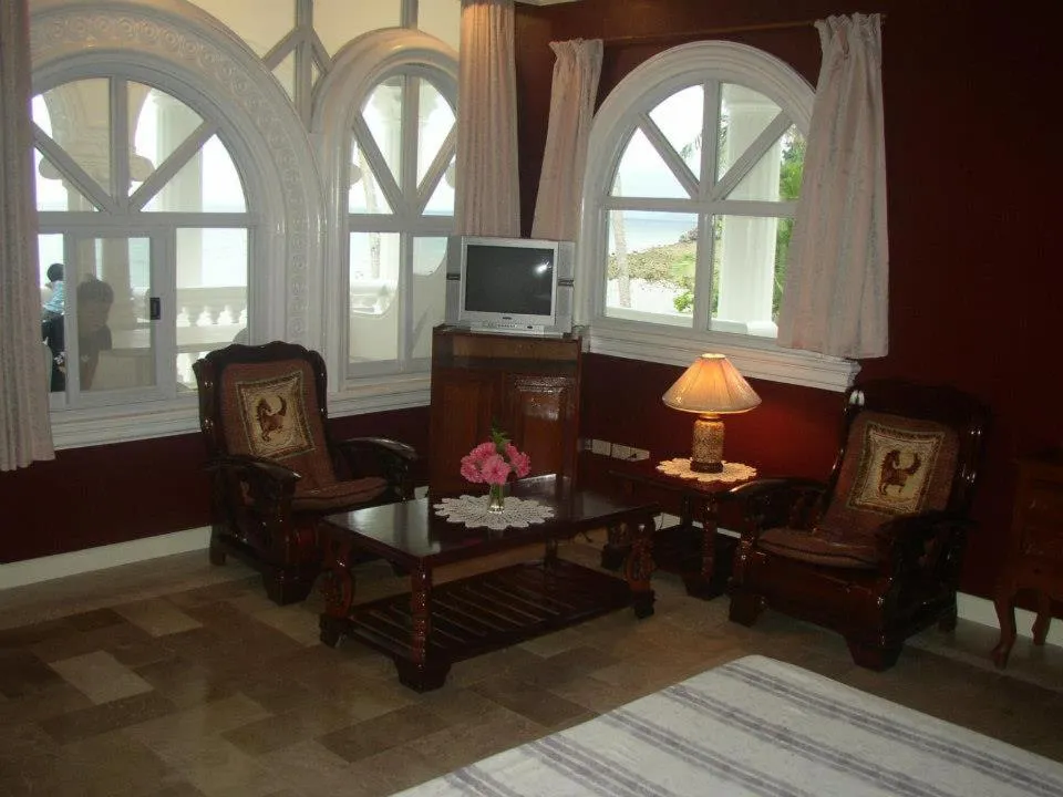 Photo of the whole room in Blue Crystal Beach Resort