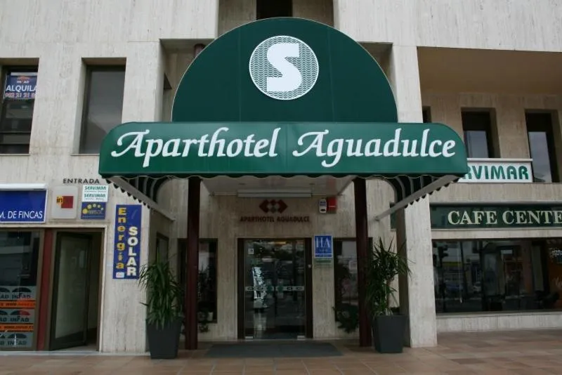 Facade/entrance in Apartahotel Aguadulce