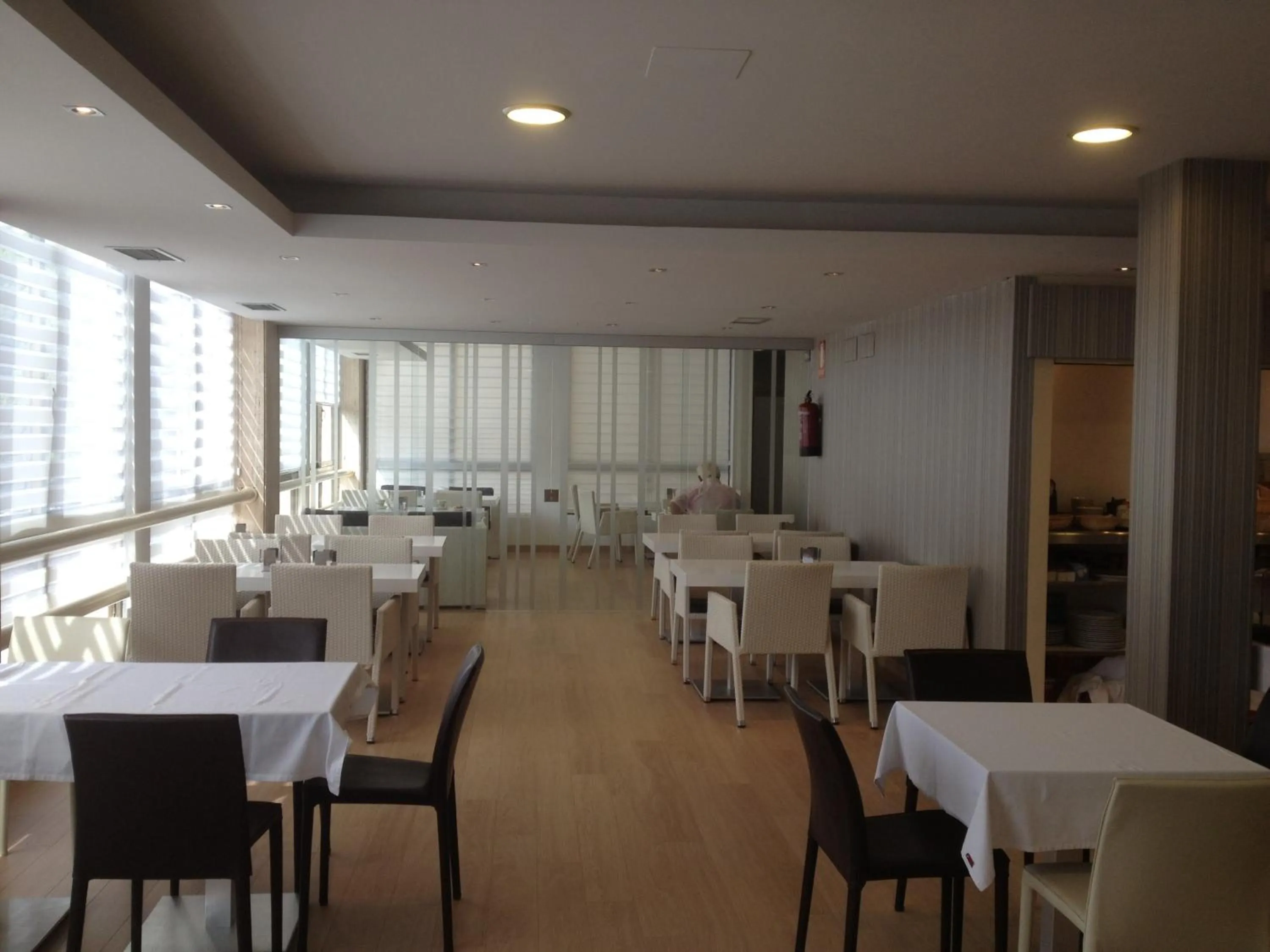 Restaurant/places to eat in Apartahotel Aguadulce
