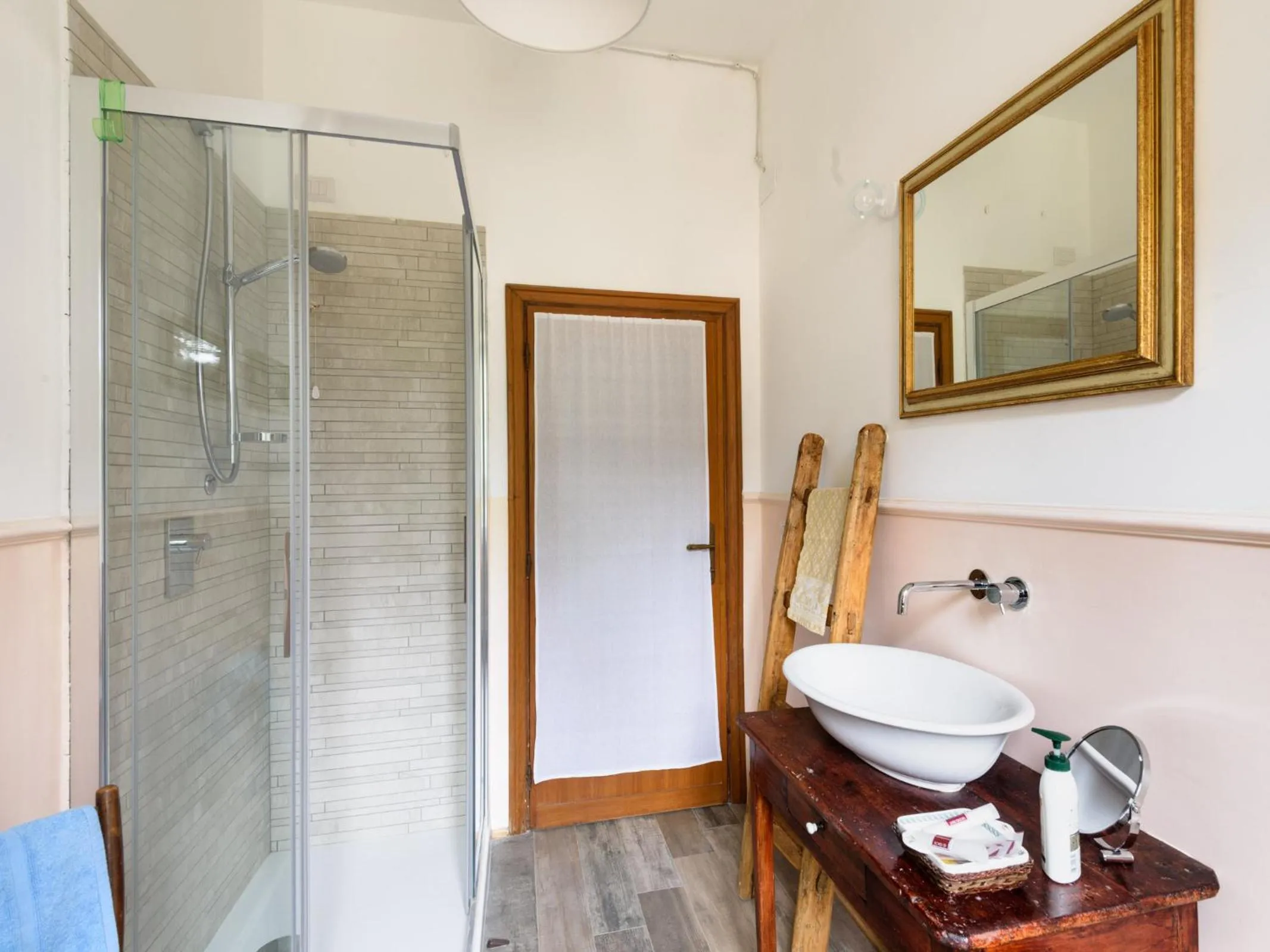 Bathroom in Un Petit Paradis