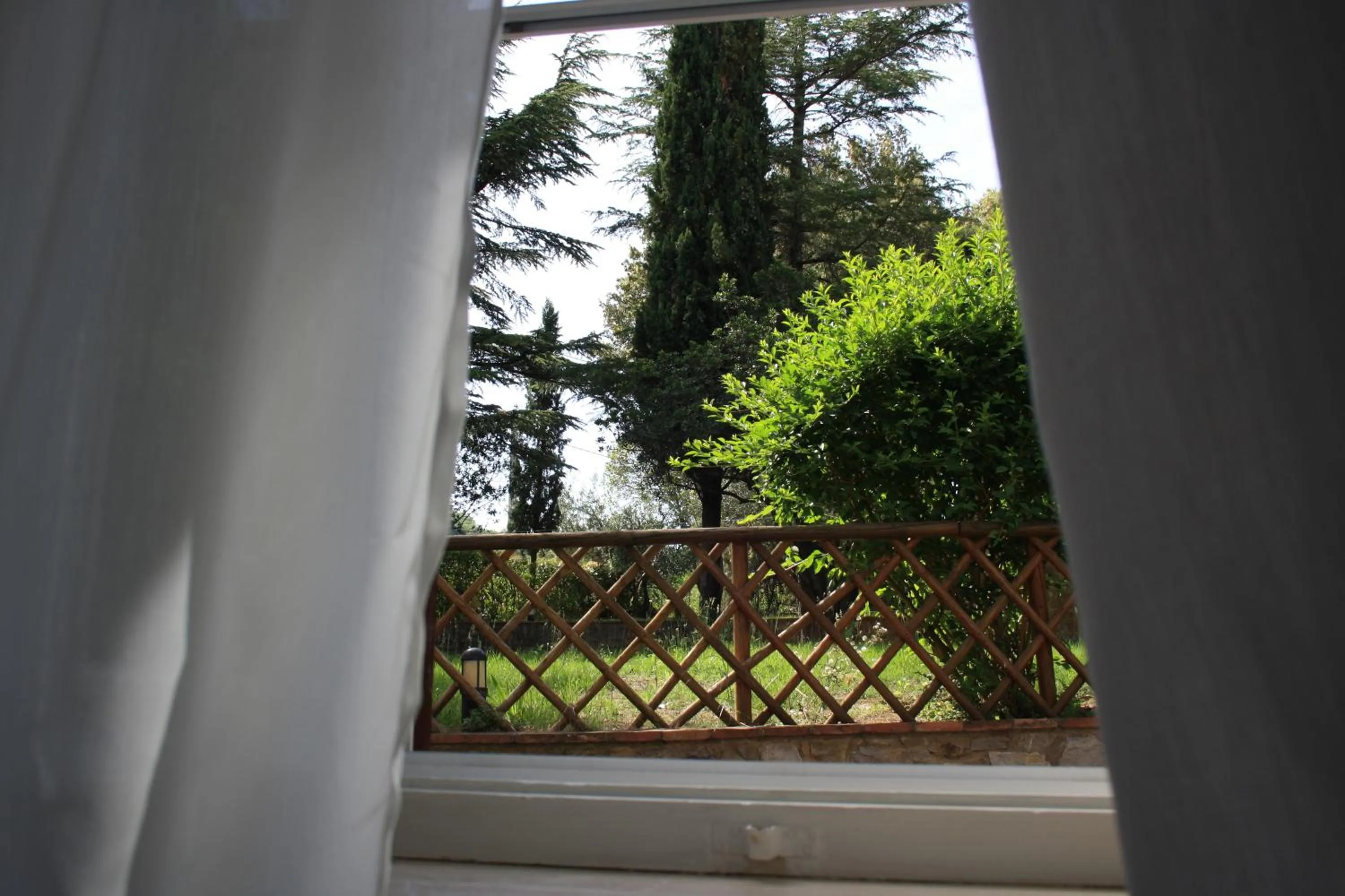 Garden view in Un Petit Paradis
