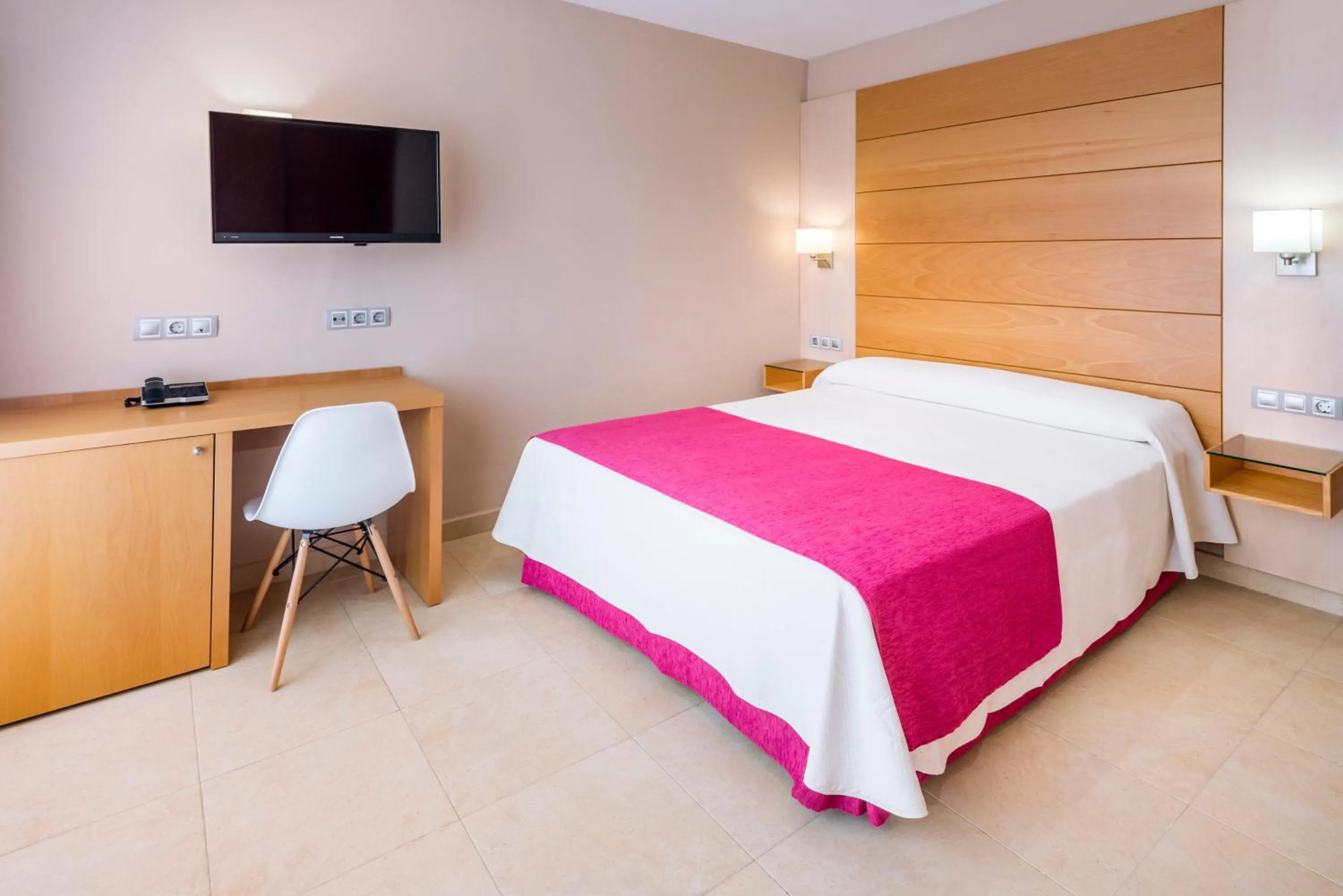 Bed in Mediterraneo Bay Hotel & Resort