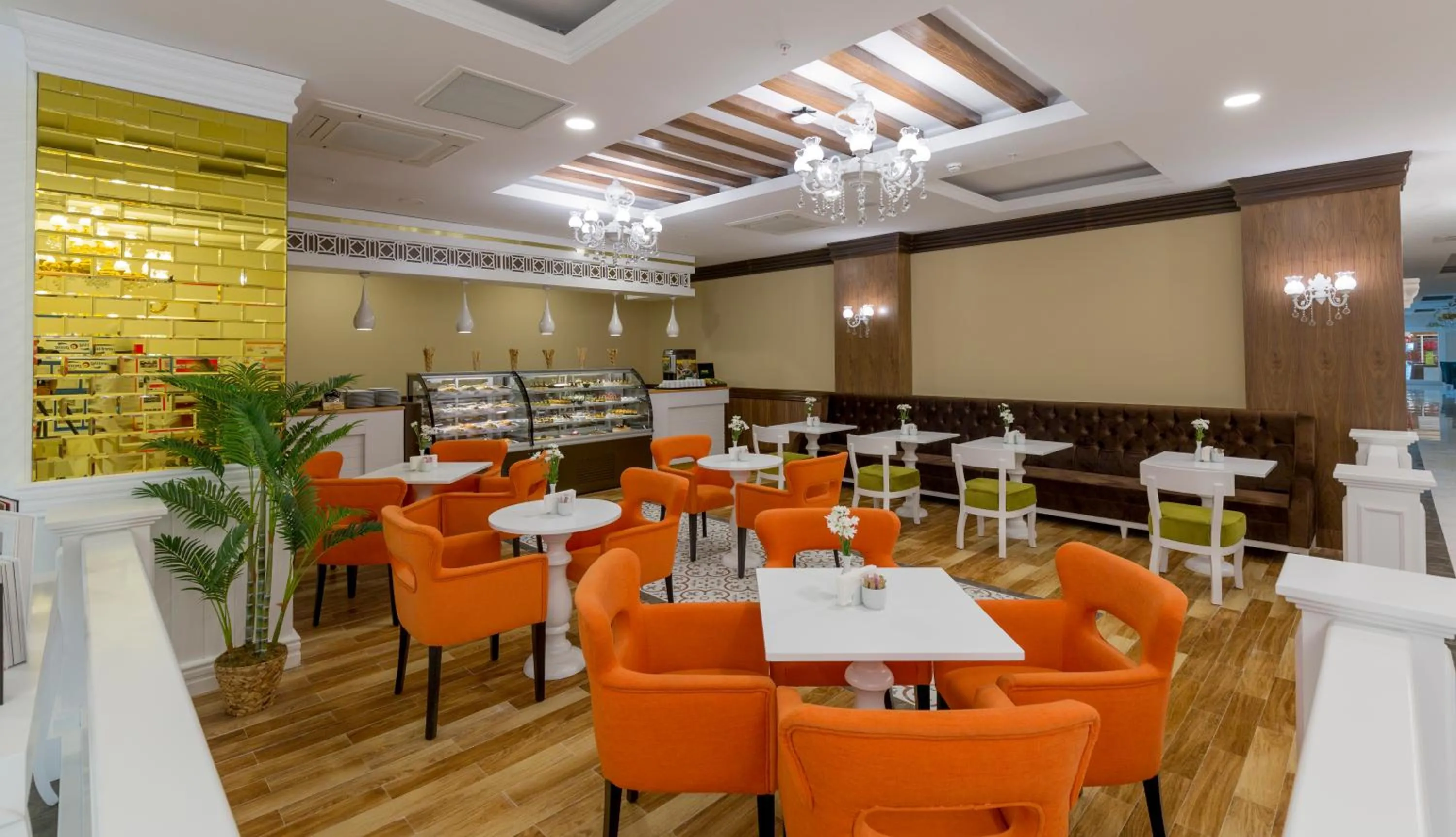 Restaurant/places to eat in Side Royal Palace