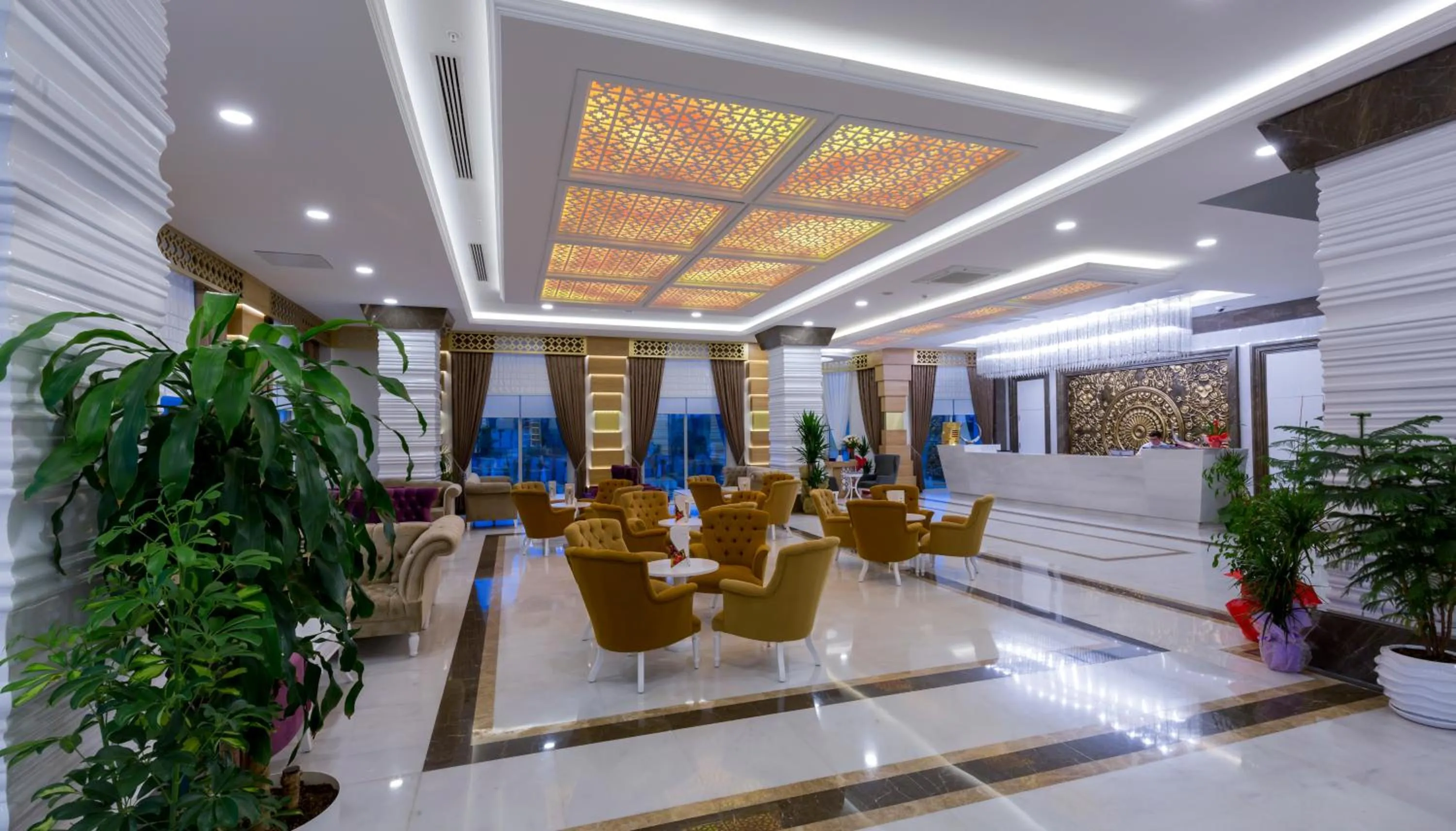 Communal lounge/ TV room in Side Royal Palace