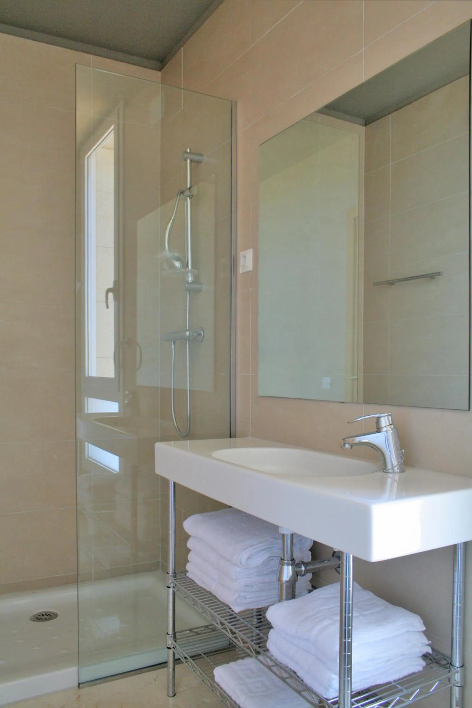 Bathroom in L' Escala Resort