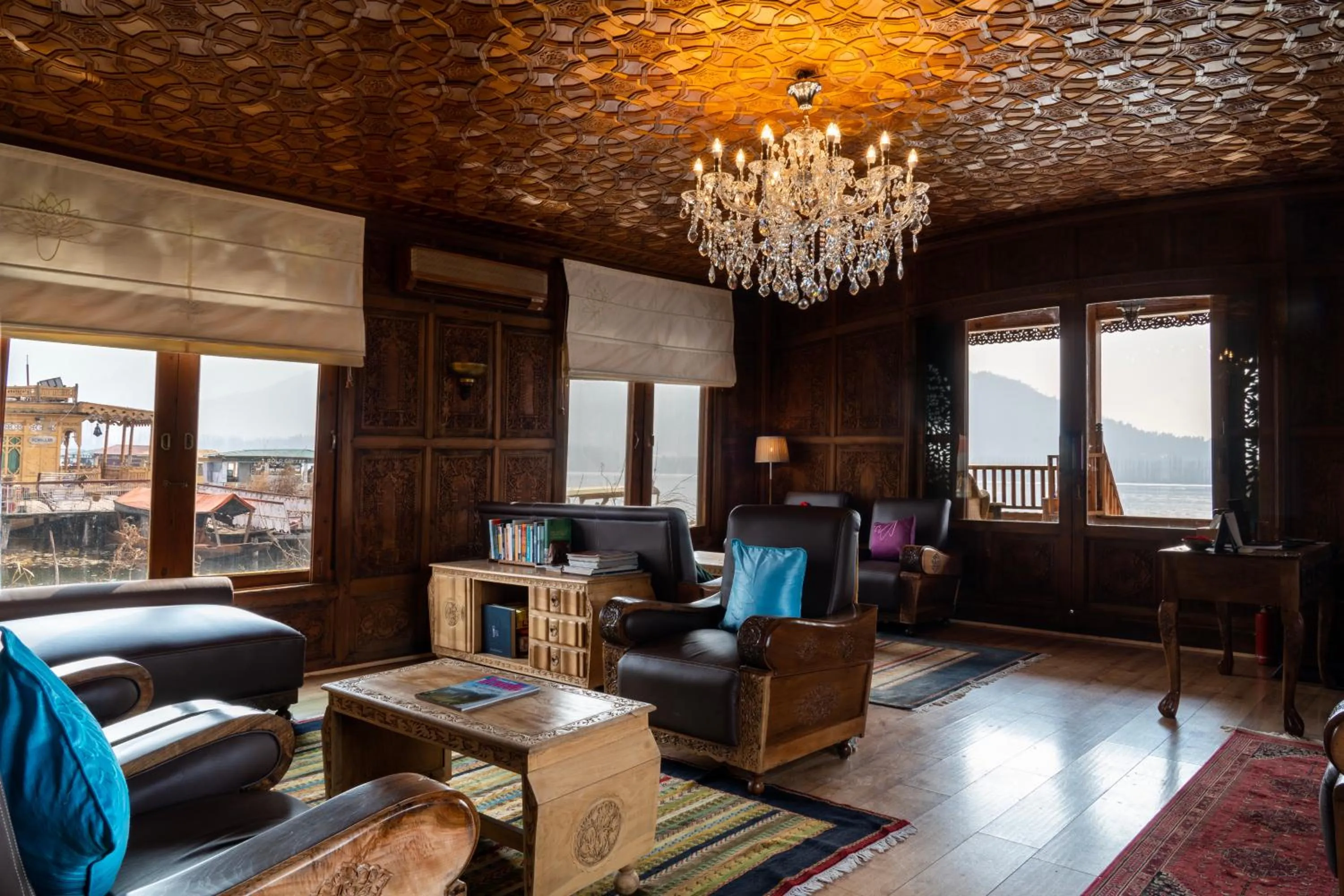 Sukoon Houseboat Dal Lake