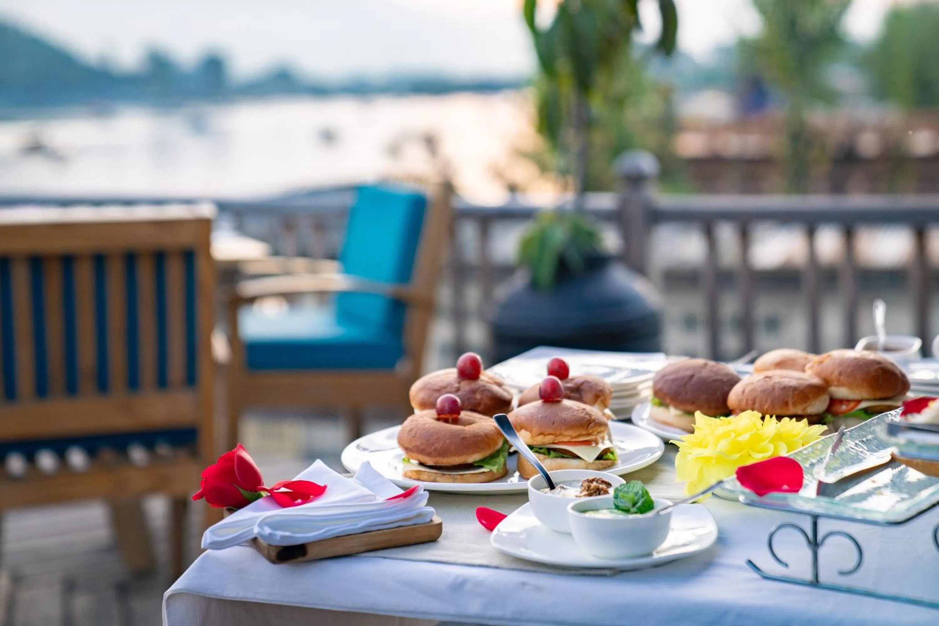 Sukoon Houseboat Dal Lake