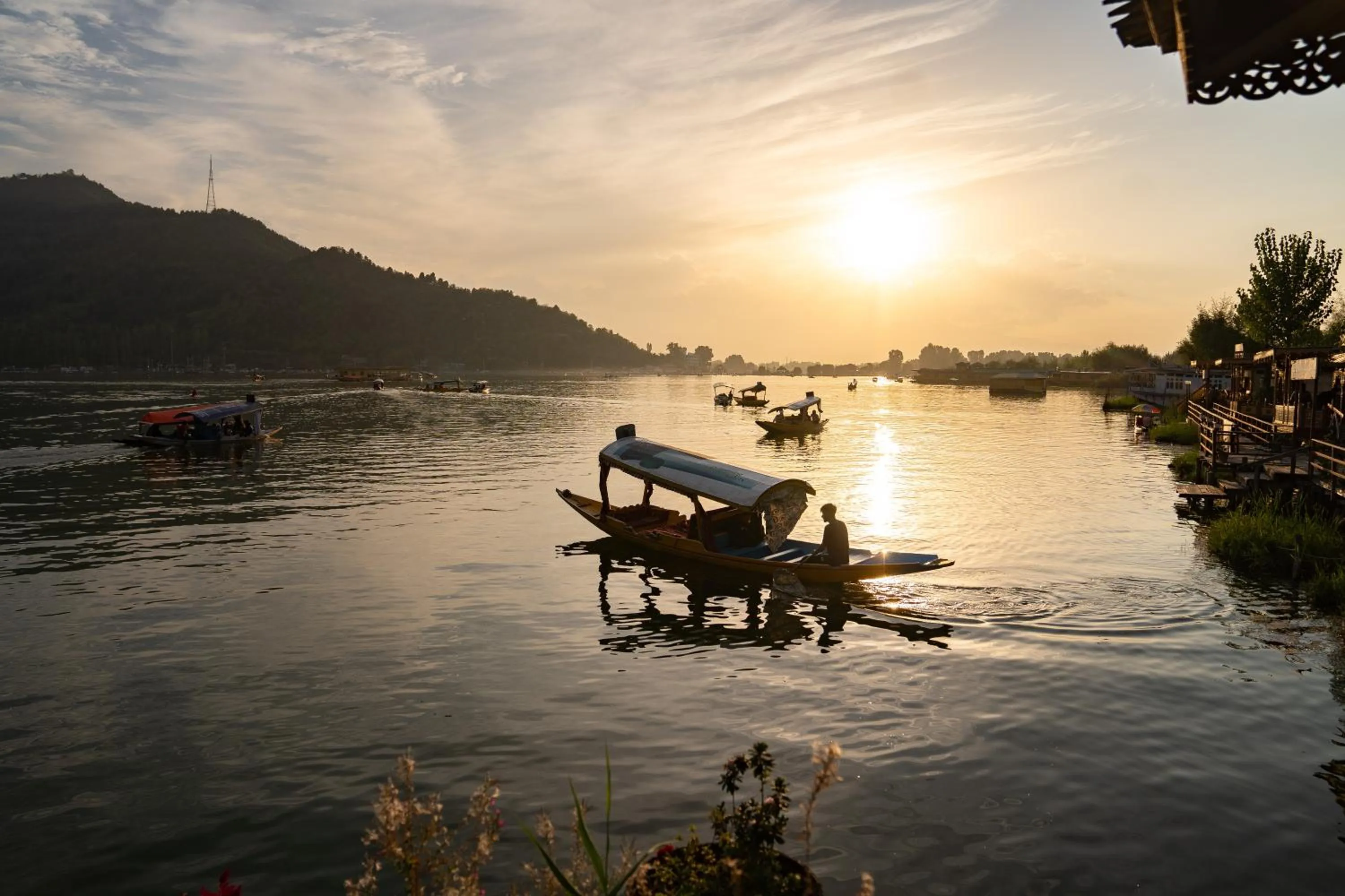 Sukoon Houseboat Dal Lake