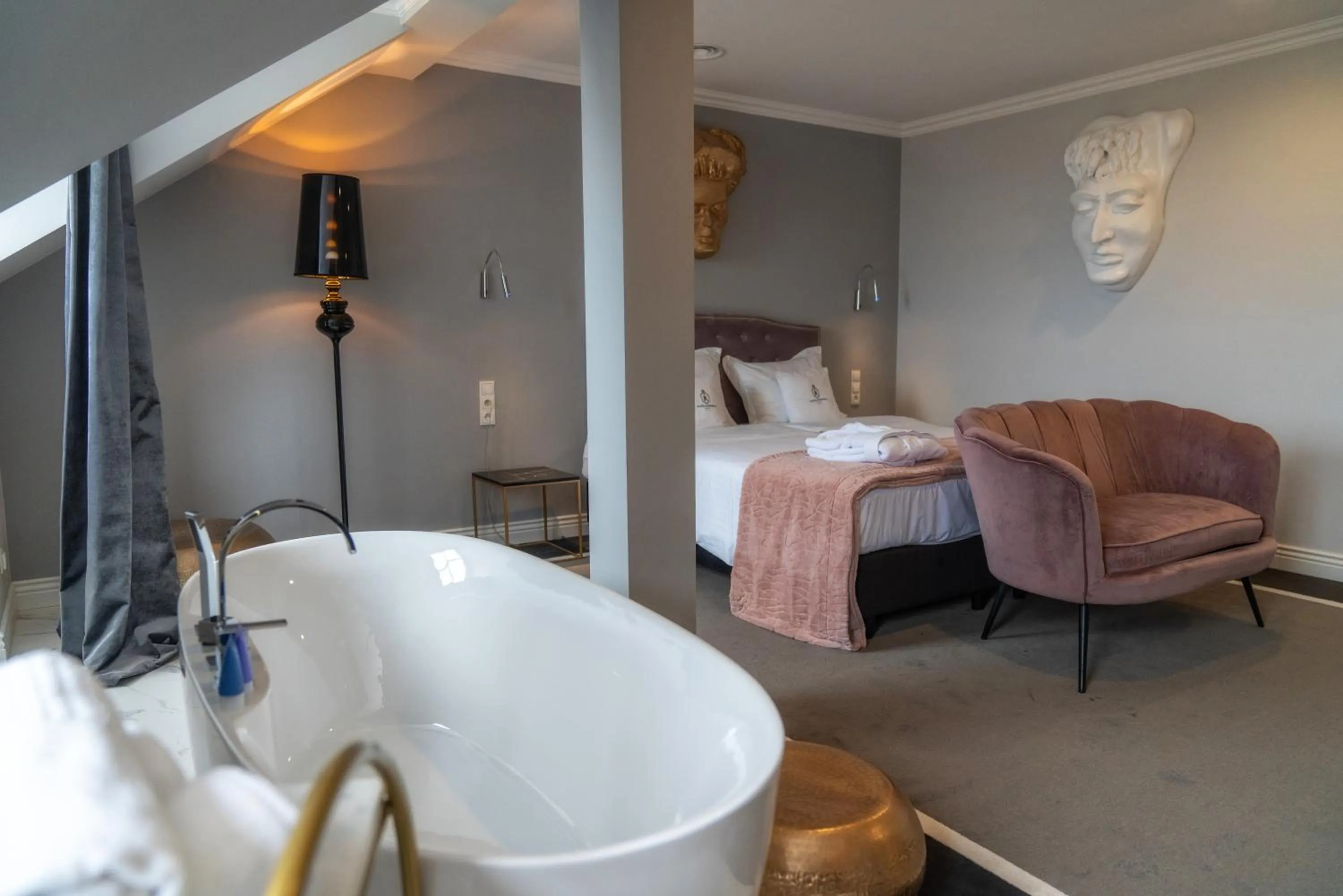 Bedroom, Bed in Hotel Pałac Alexandrinum