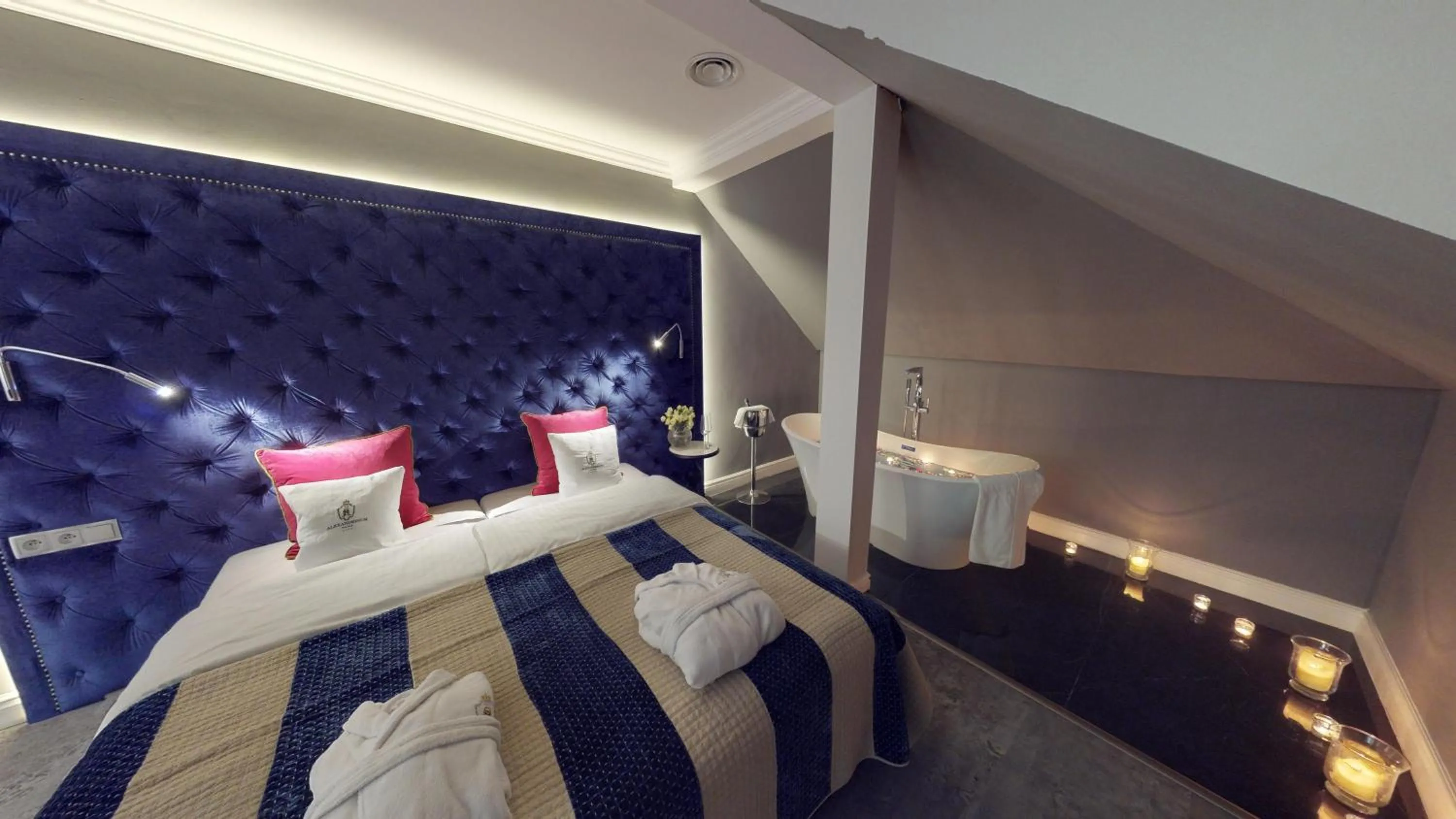 Bedroom, Bed in Hotel Pałac Alexandrinum