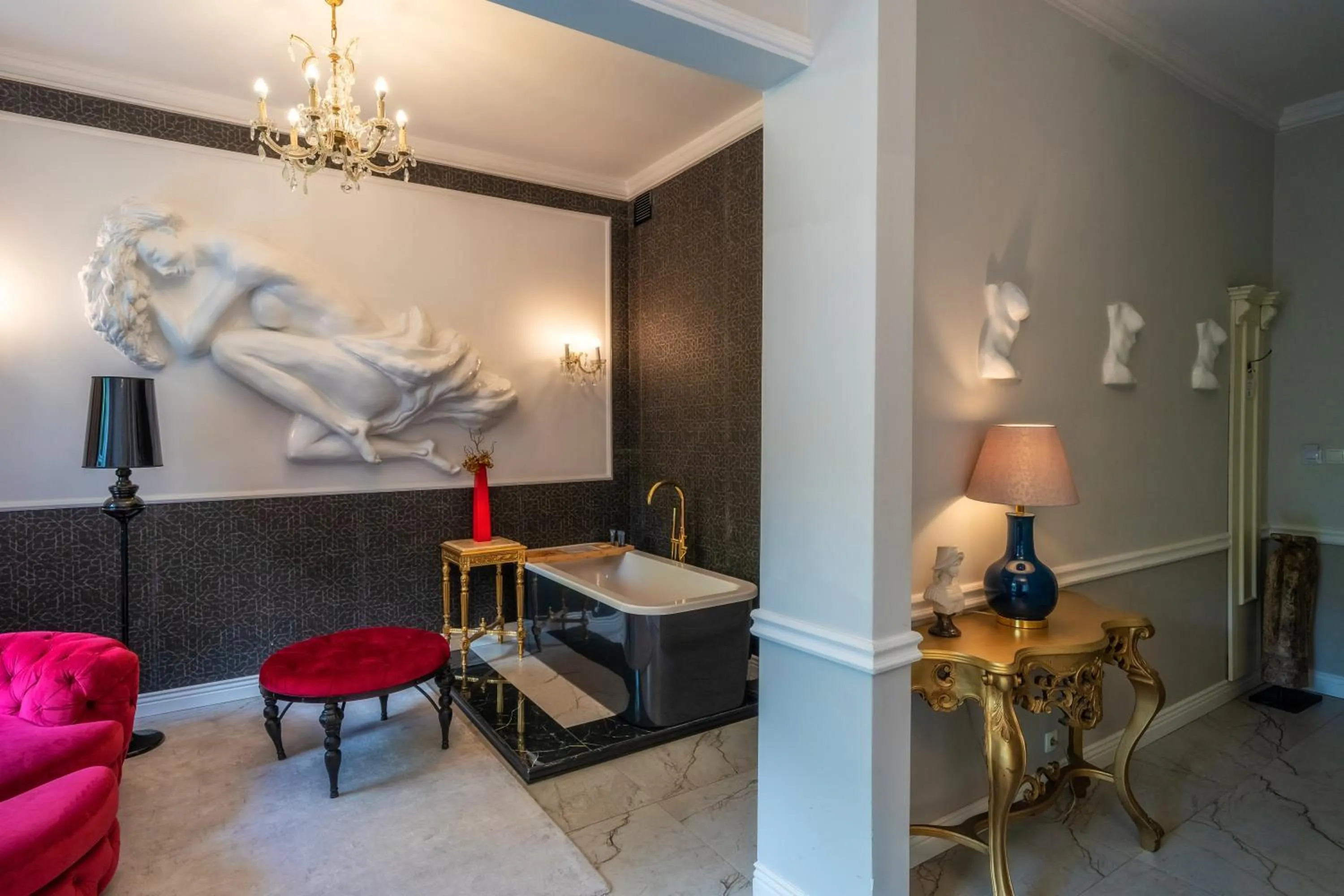 Seating area in Hotel Pałac Alexandrinum