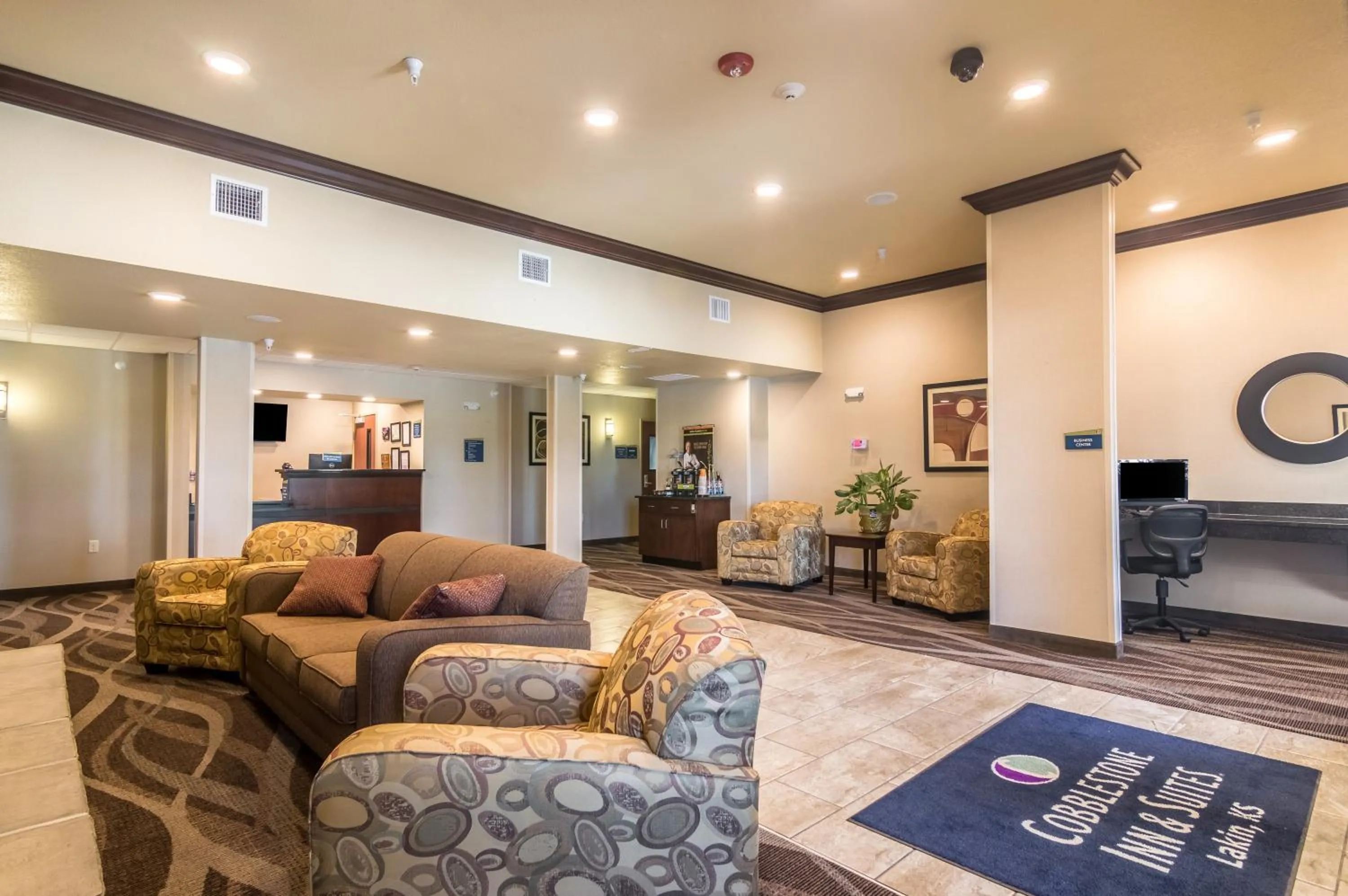 Communal lounge/ TV room in Cobblestone Inn & Suites - Lakin