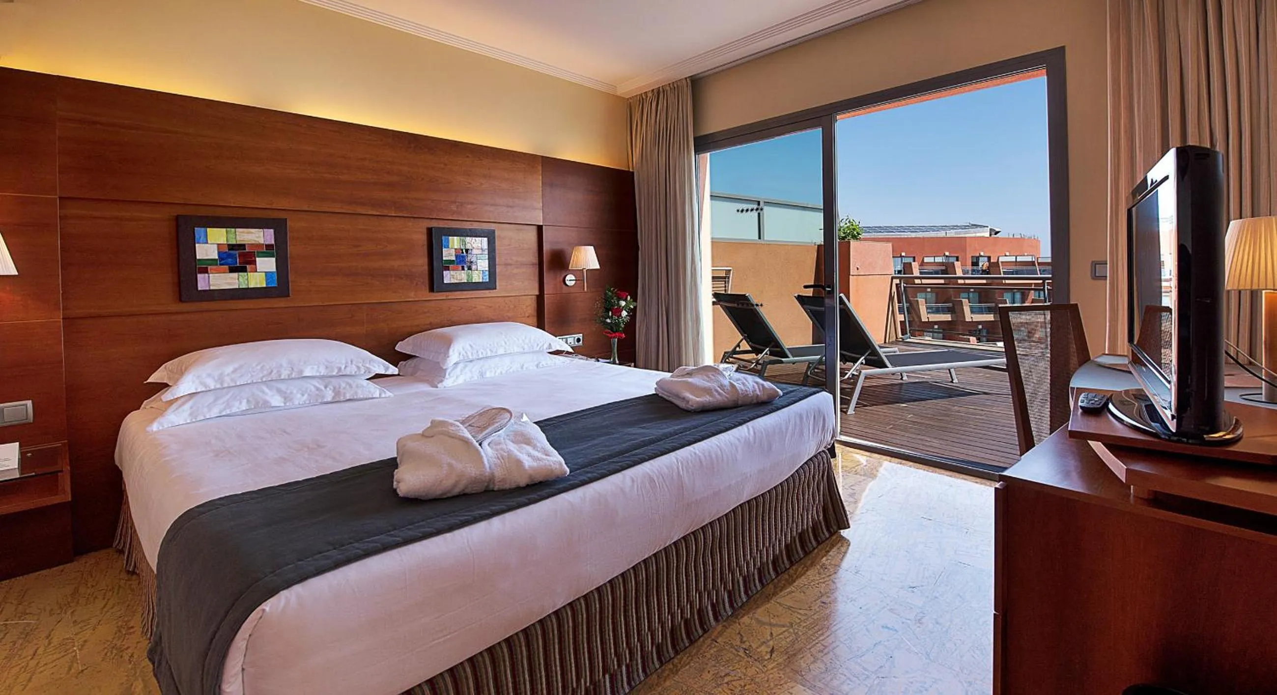 Bedroom, Bed in Protur Roquetas Hotel & Spa