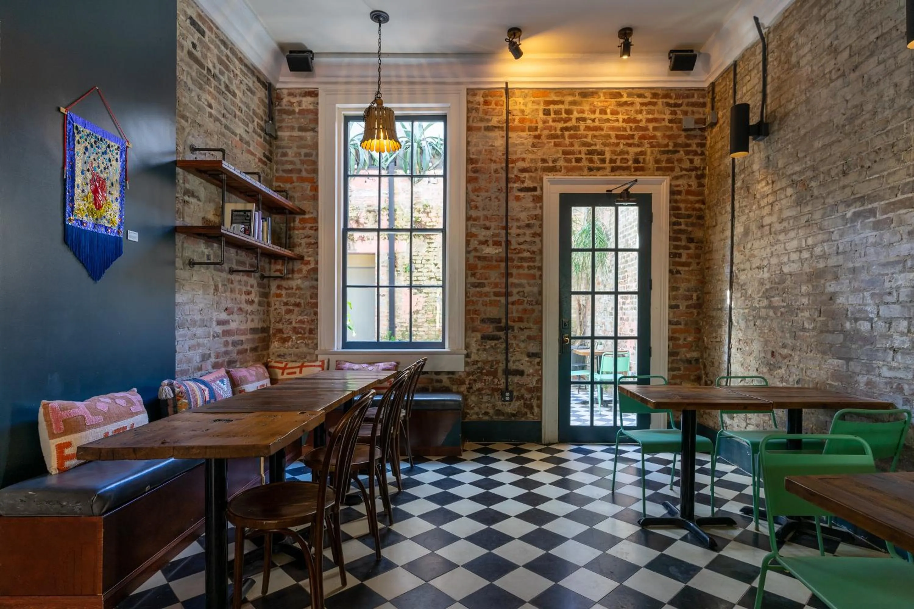 Restaurant/places to eat in Catahoula Hotel New Orleans