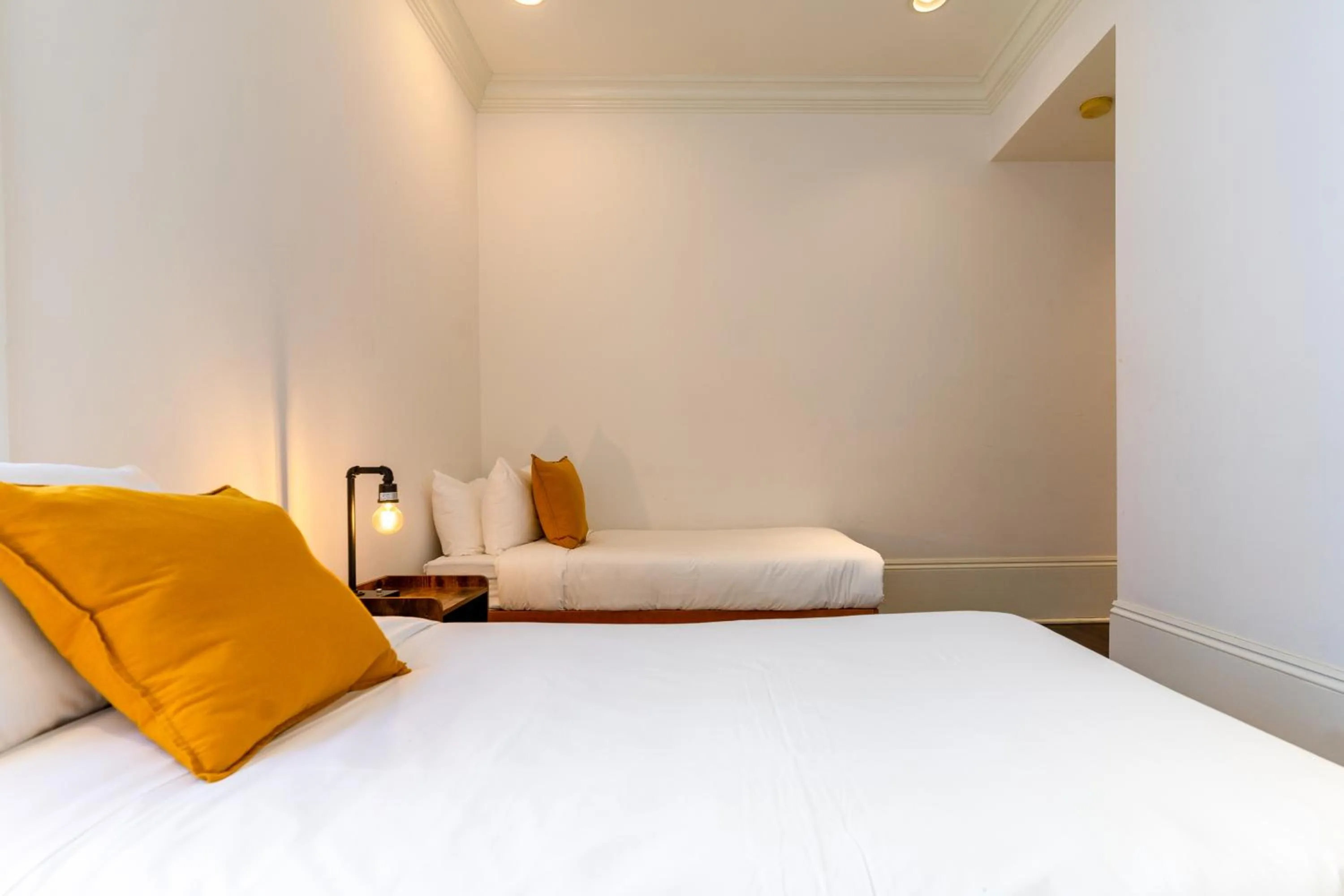 Bed in Catahoula Hotel New Orleans