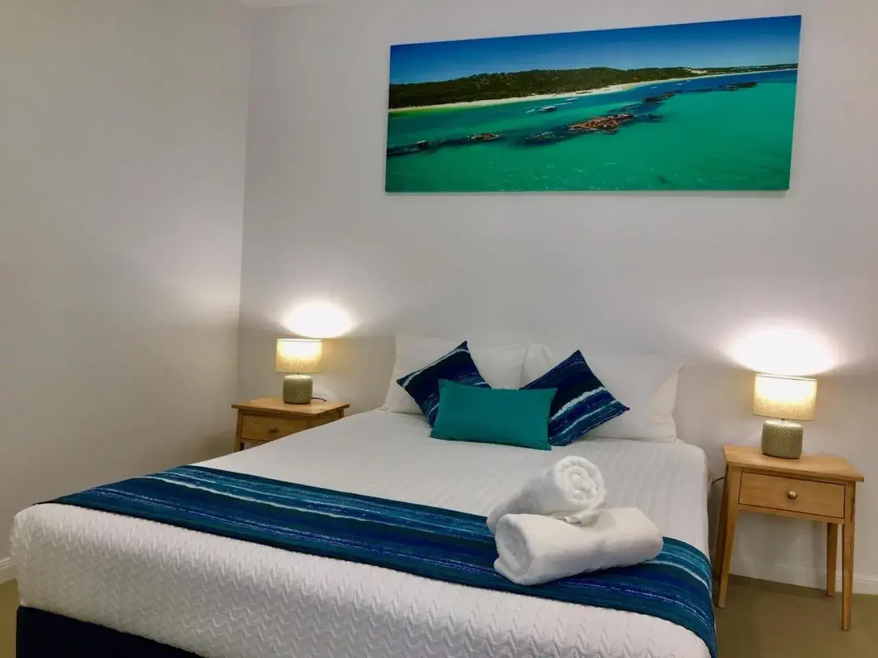 Deluxe Room with Queen and Single Bed - Disability Access in Cleveland Bay Air Motel Deluxe Room with Queen and Single Bed - Disability Access in Cleveland Bay Air Motel