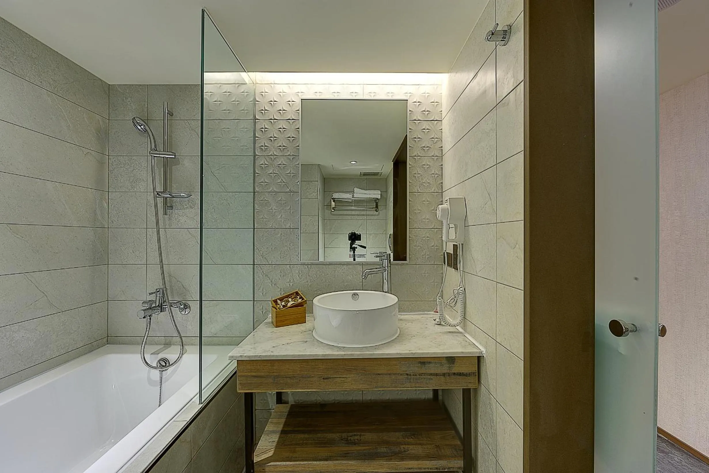 Bathroom in Lan Kwai Fong Garden Hotel