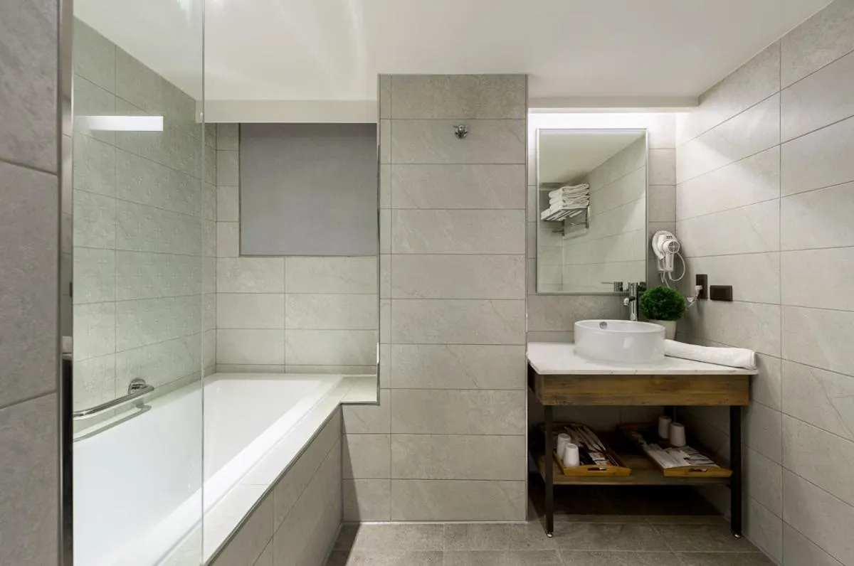 Bathroom in Lan Kwai Fong Garden Hotel