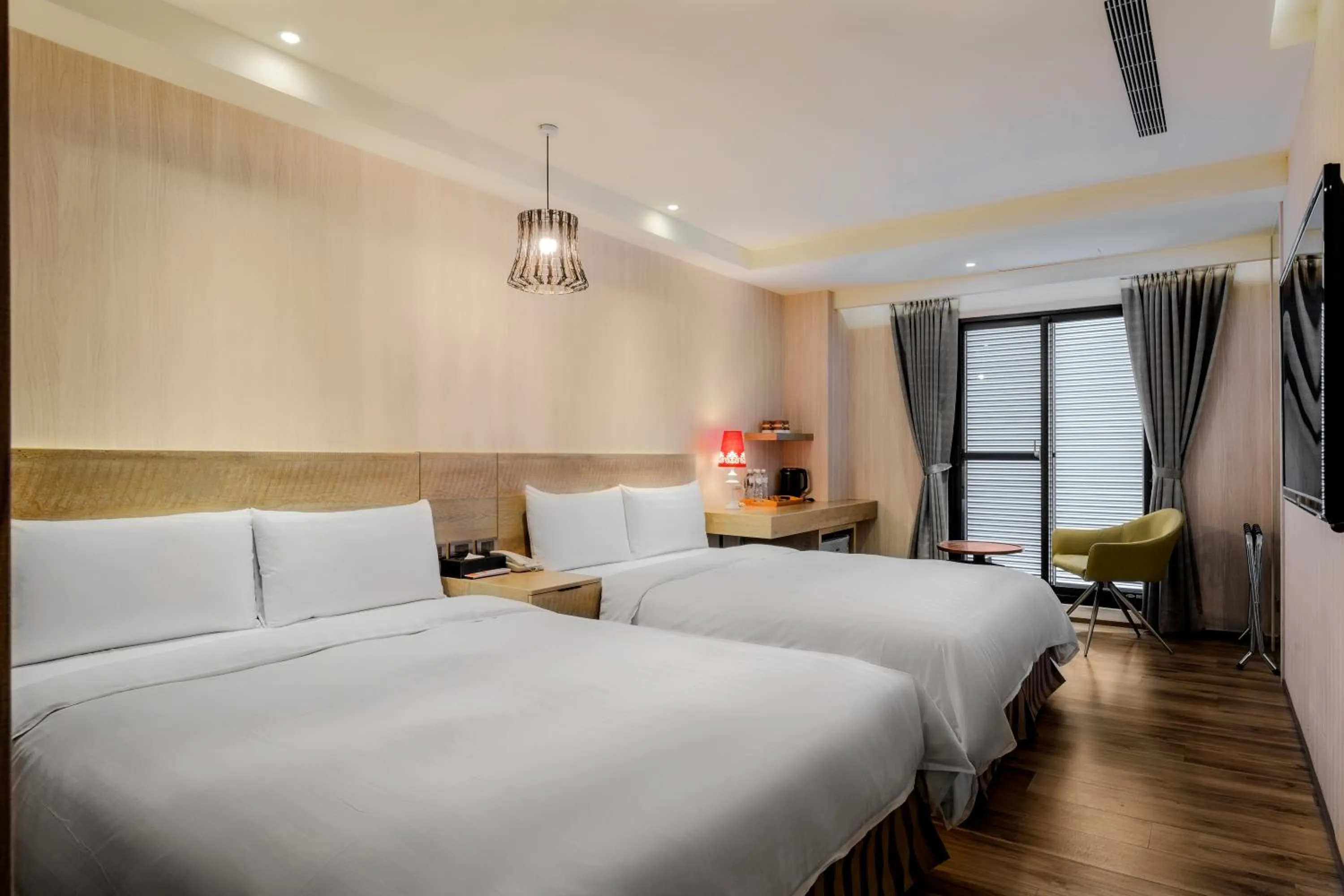 Bedroom, Bed in Lan Kwai Fong Garden Hotel