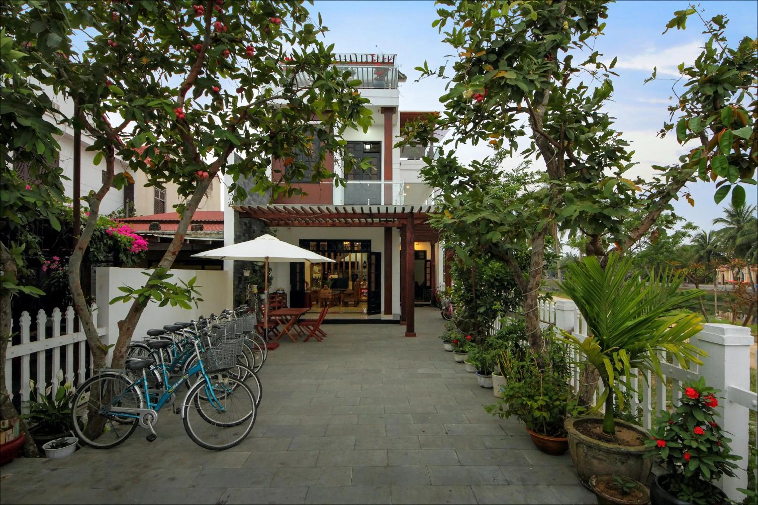 Area and facilities in Azalea Homestay