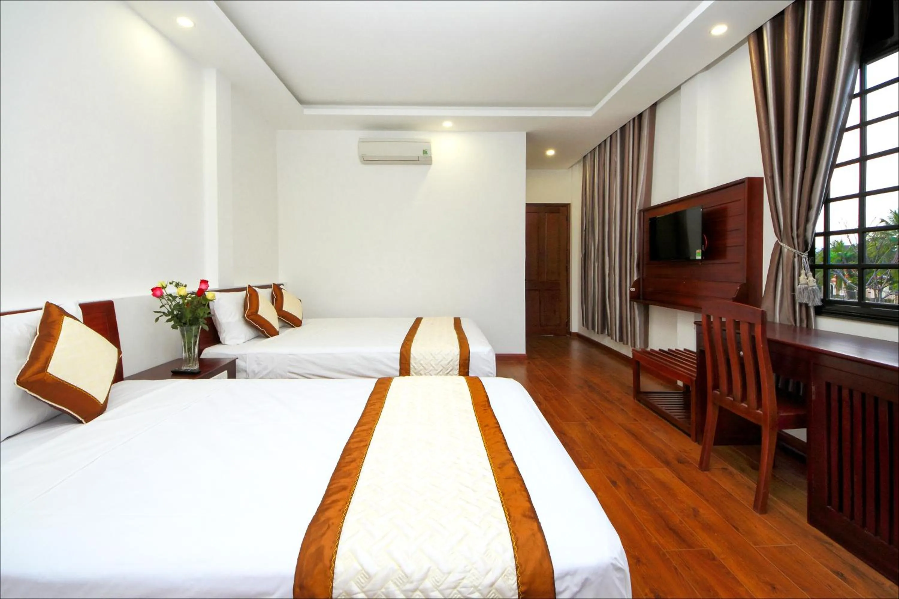 Photo of the whole room, Bed in Azalea Homestay
