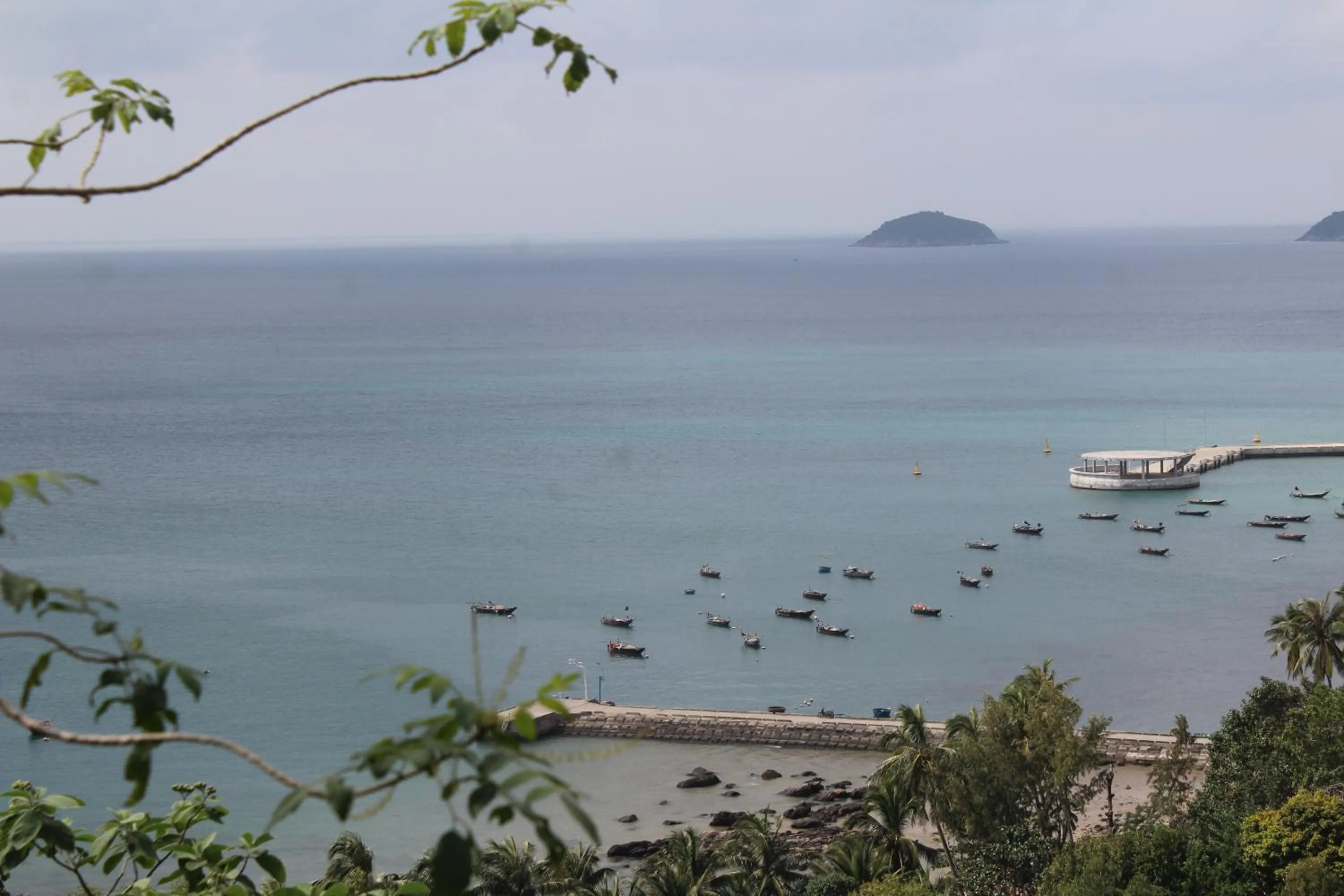 Hiking in Cham Island Smiles Homestay