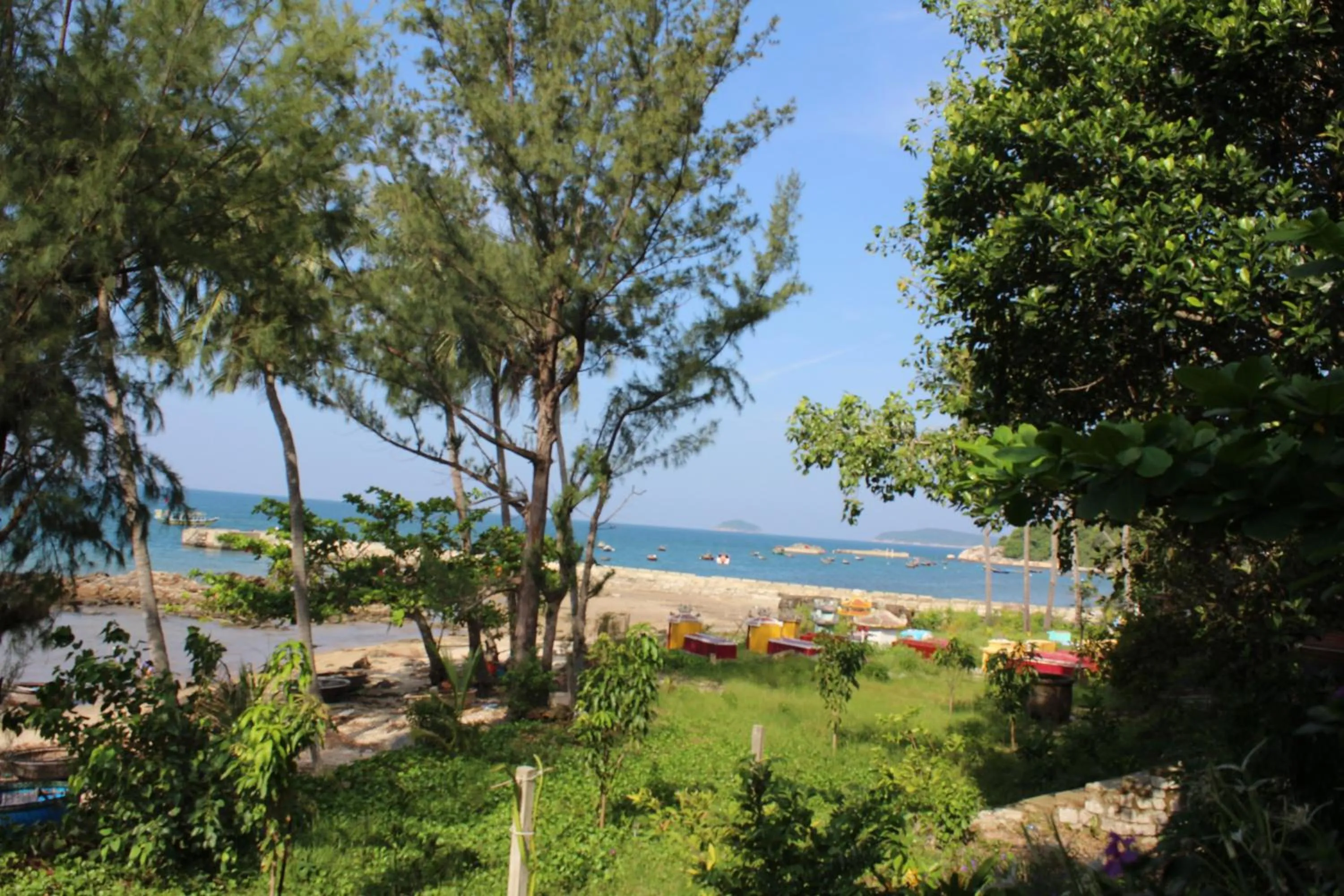 Property building in Cham Island Smiles Homestay