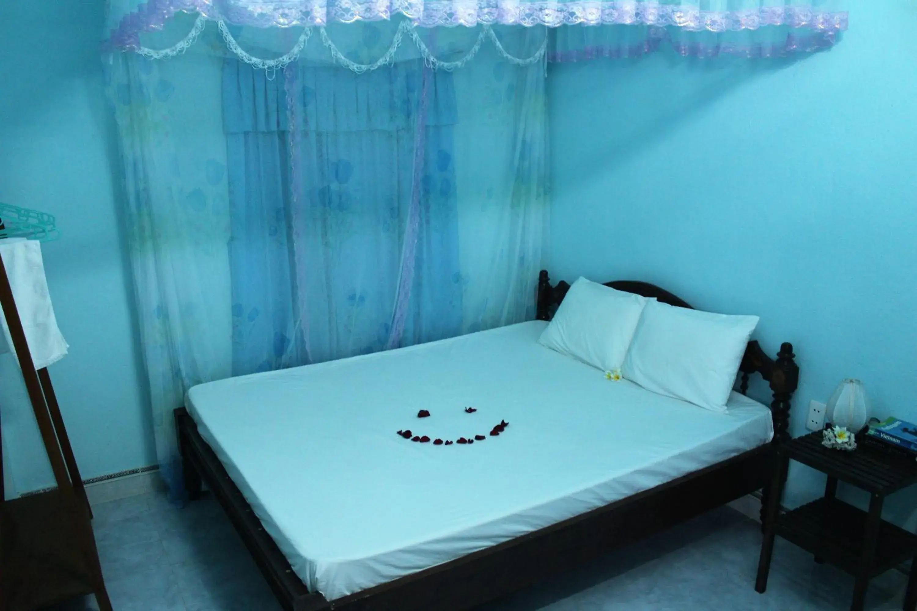 Double Room with Shared Bathroom - single occupancy in Cham Island Smiles Homestay Double Room with Shared Bathroom - single occupancy in Cham Island Smiles Homestay