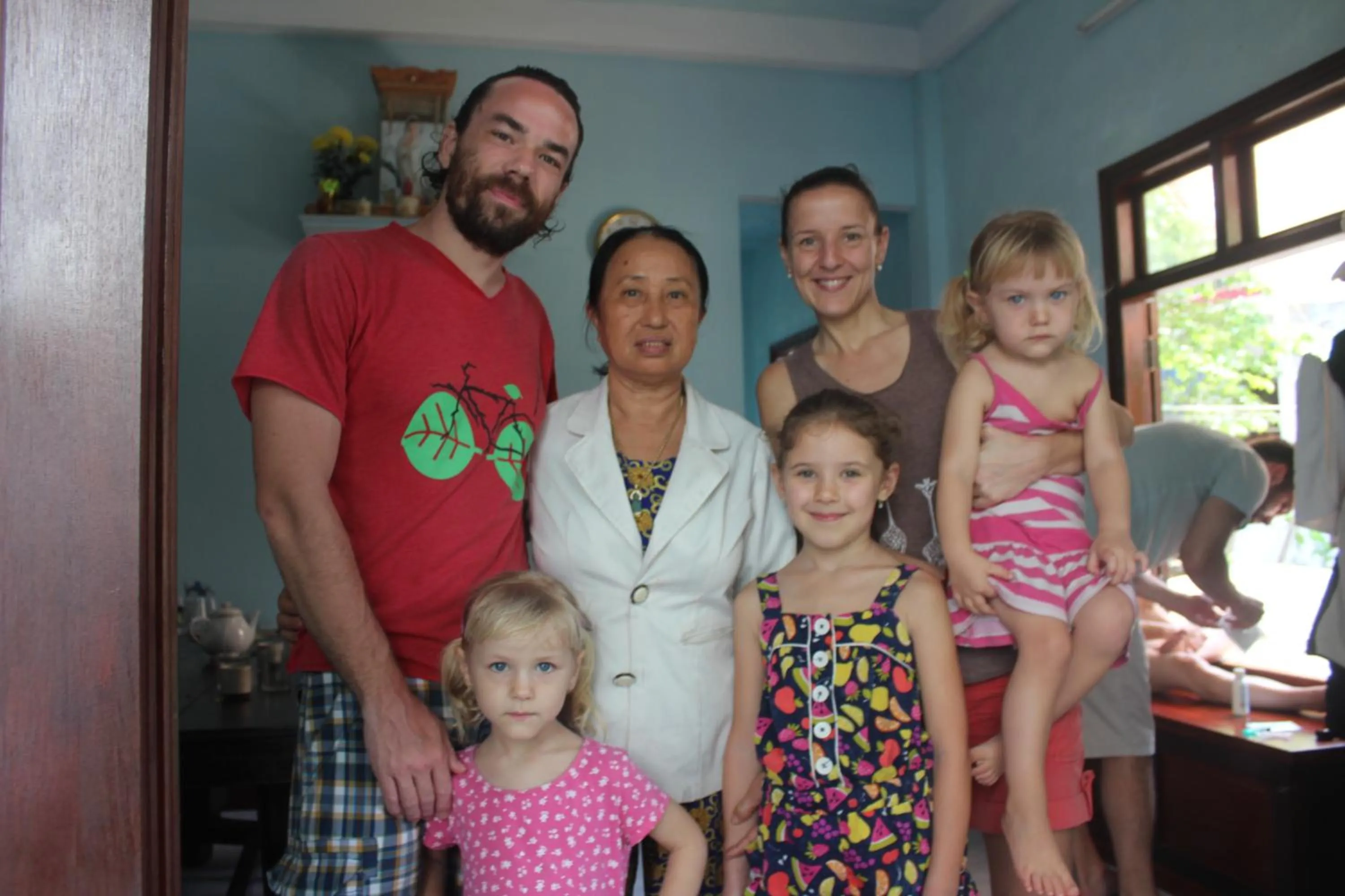 children in Cham Island Smiles Homestay