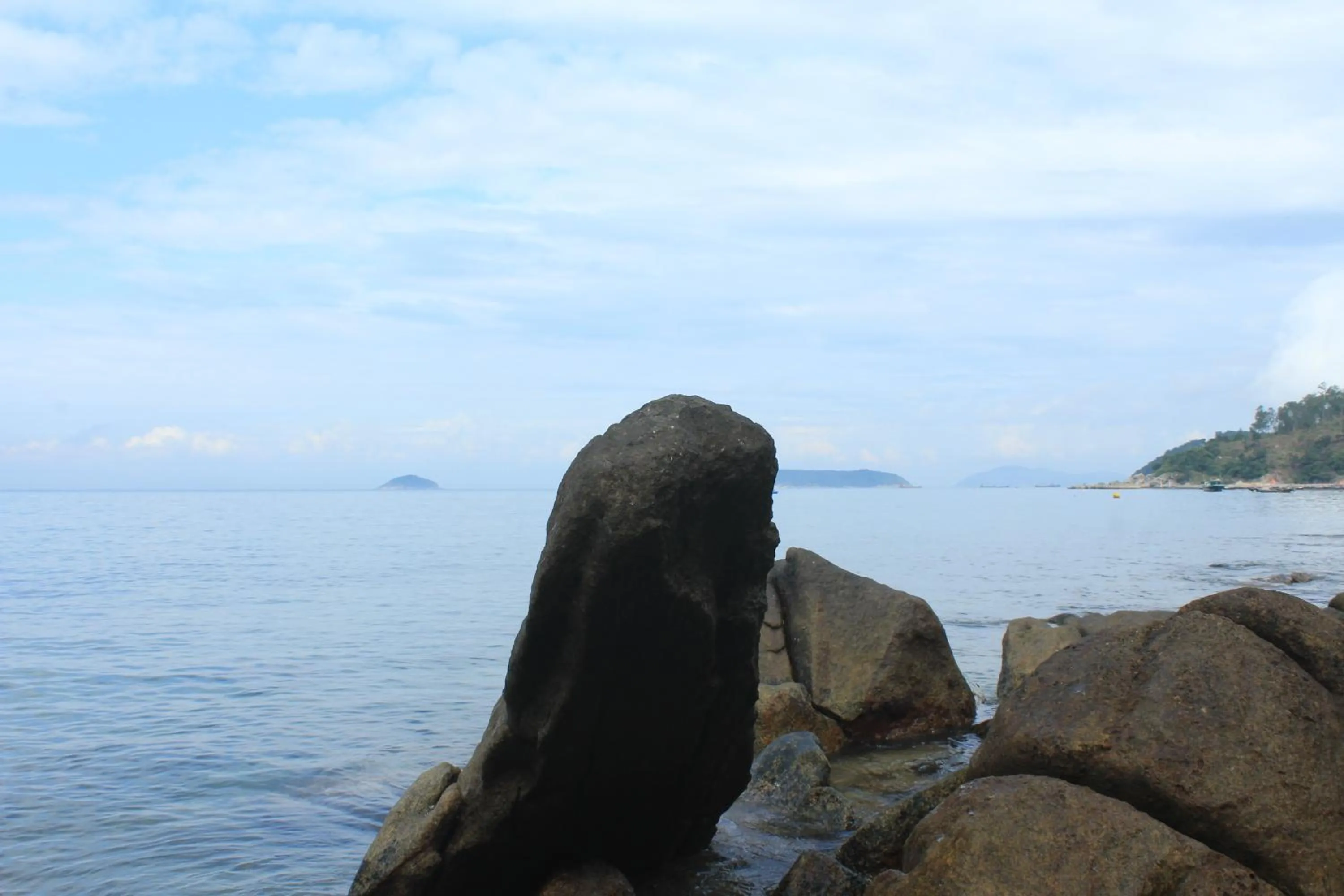 Beach in Cham Island Smiles Homestay