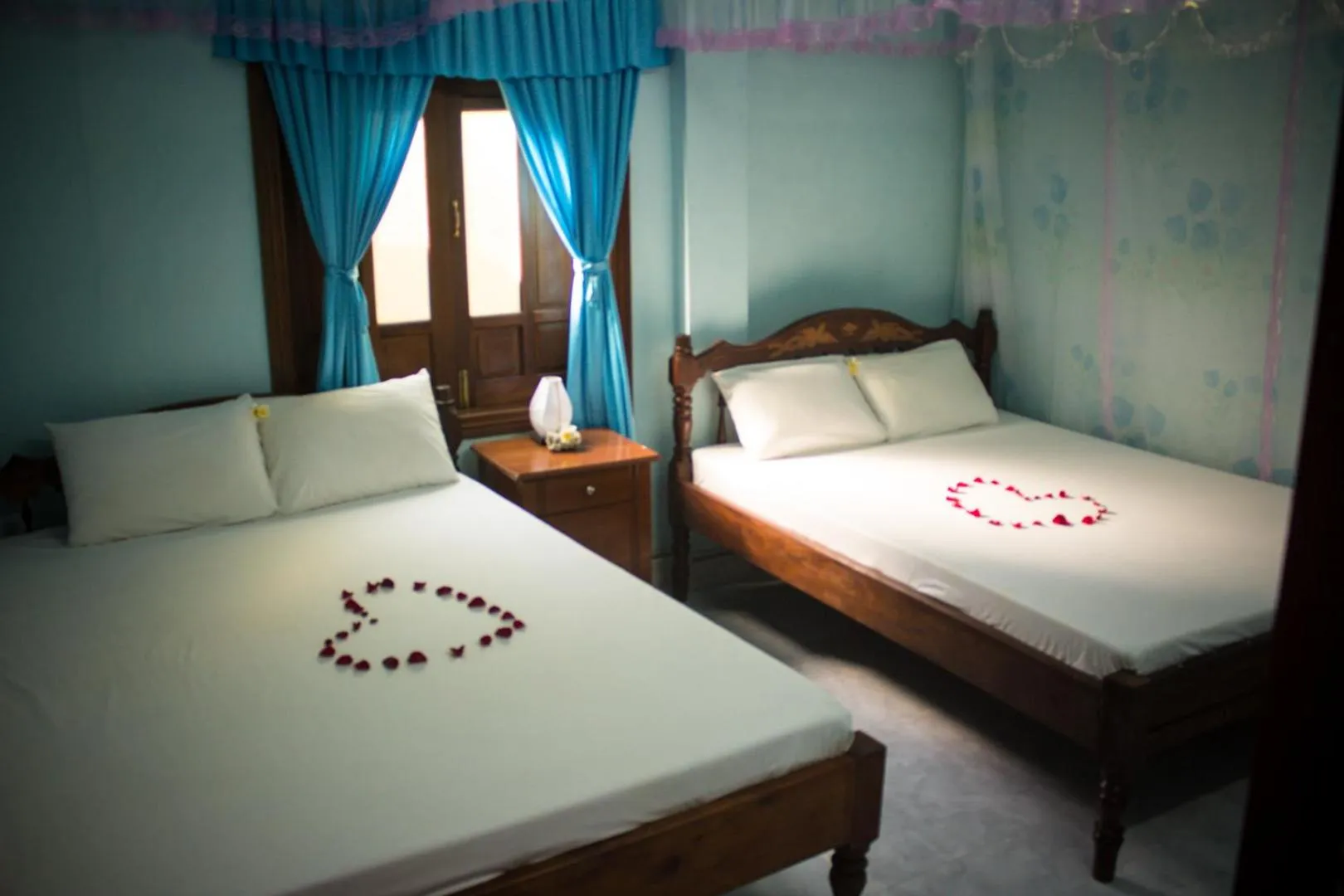 Bed in Cham Island Smiles Homestay
