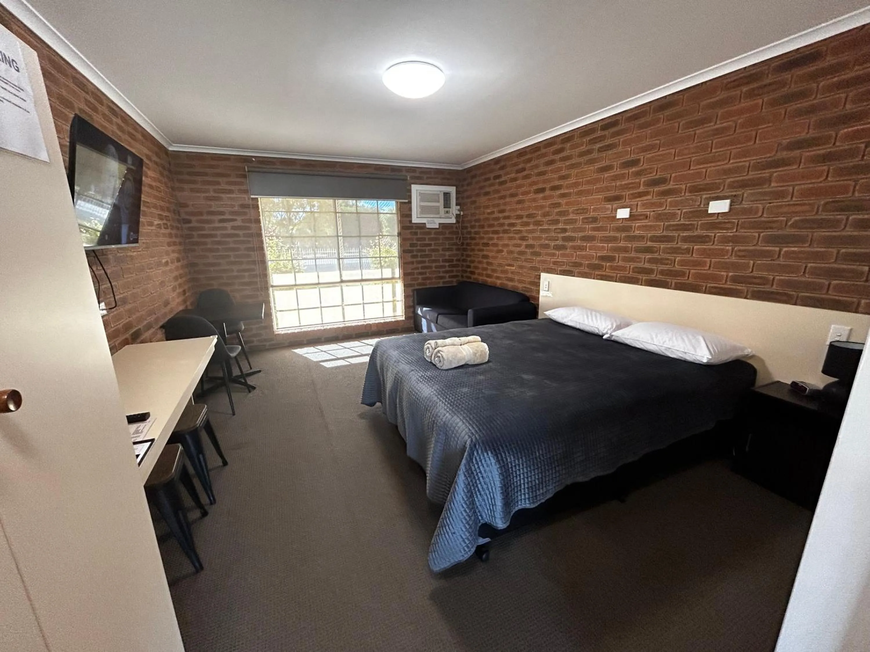 Bed in Balranald Colony Inn Motel