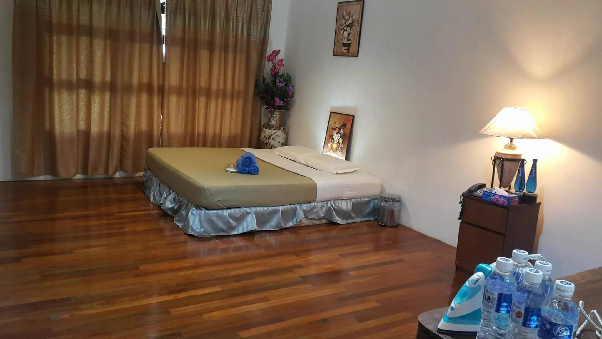 Bed in Crystal Hill R