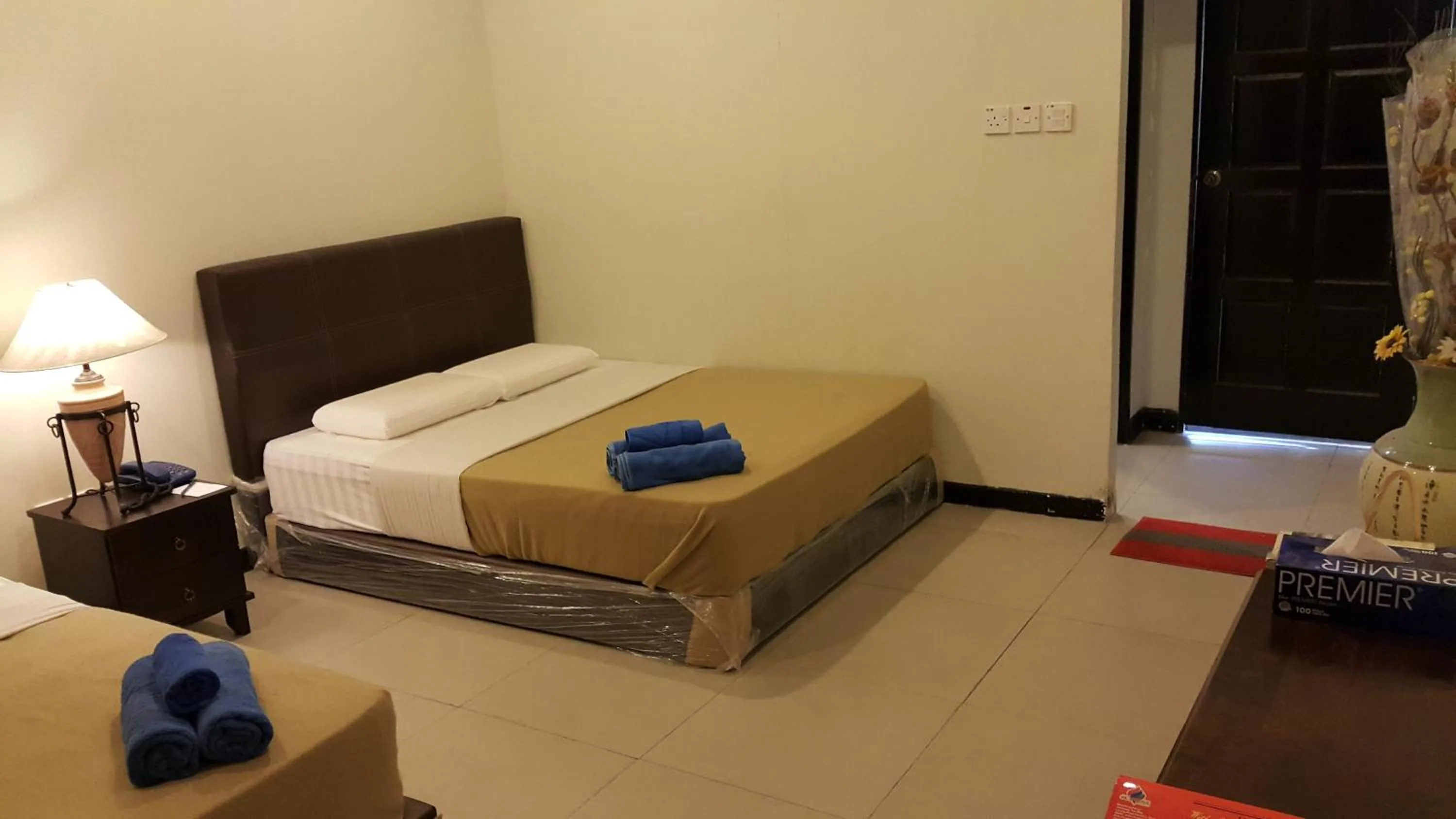 Bedroom, Bed in Crystal Hill R