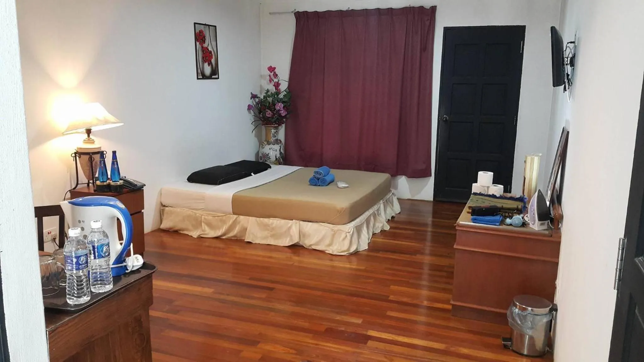 Bed in Crystal Hill R