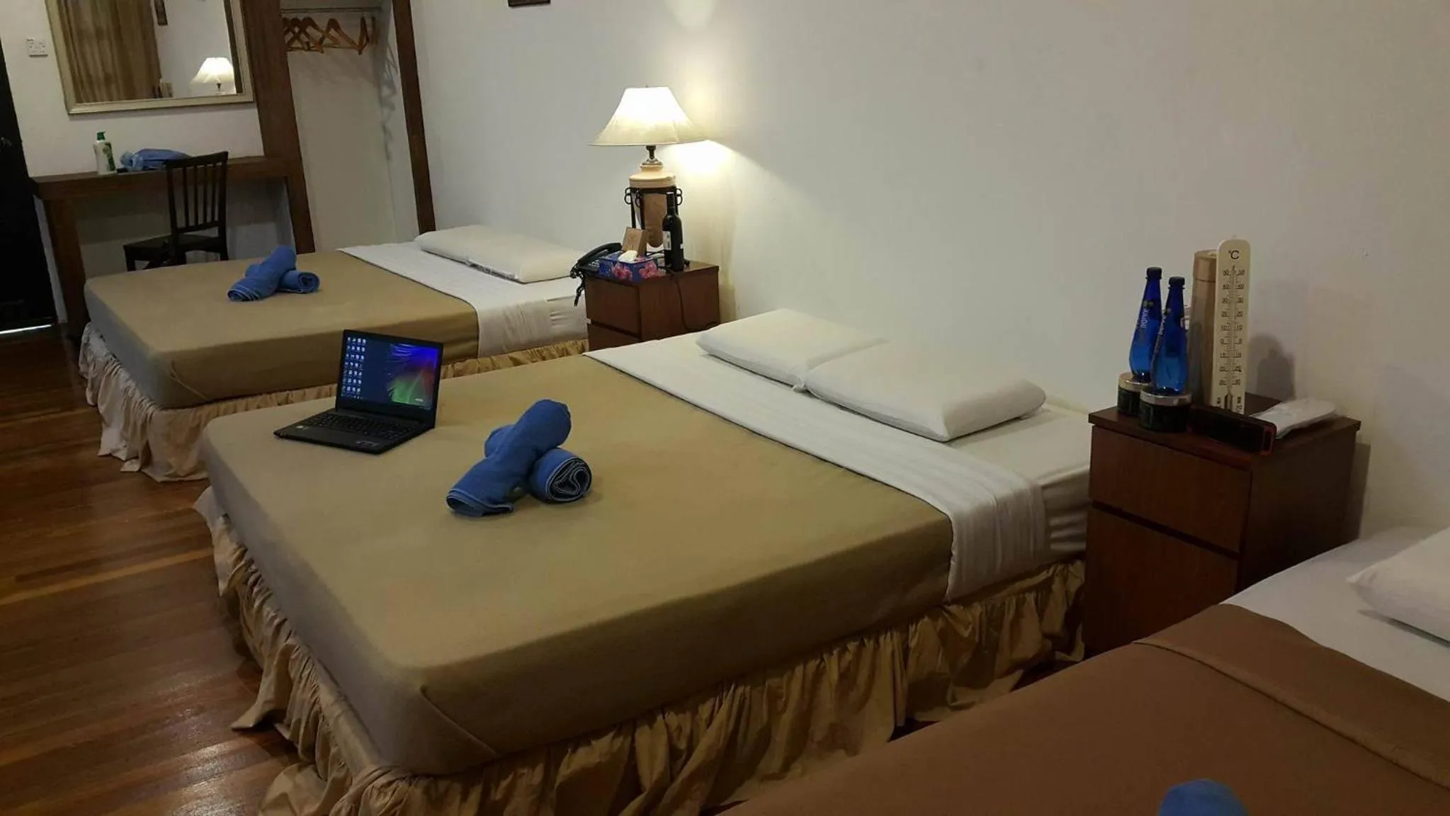 Bed in Crystal Hill R