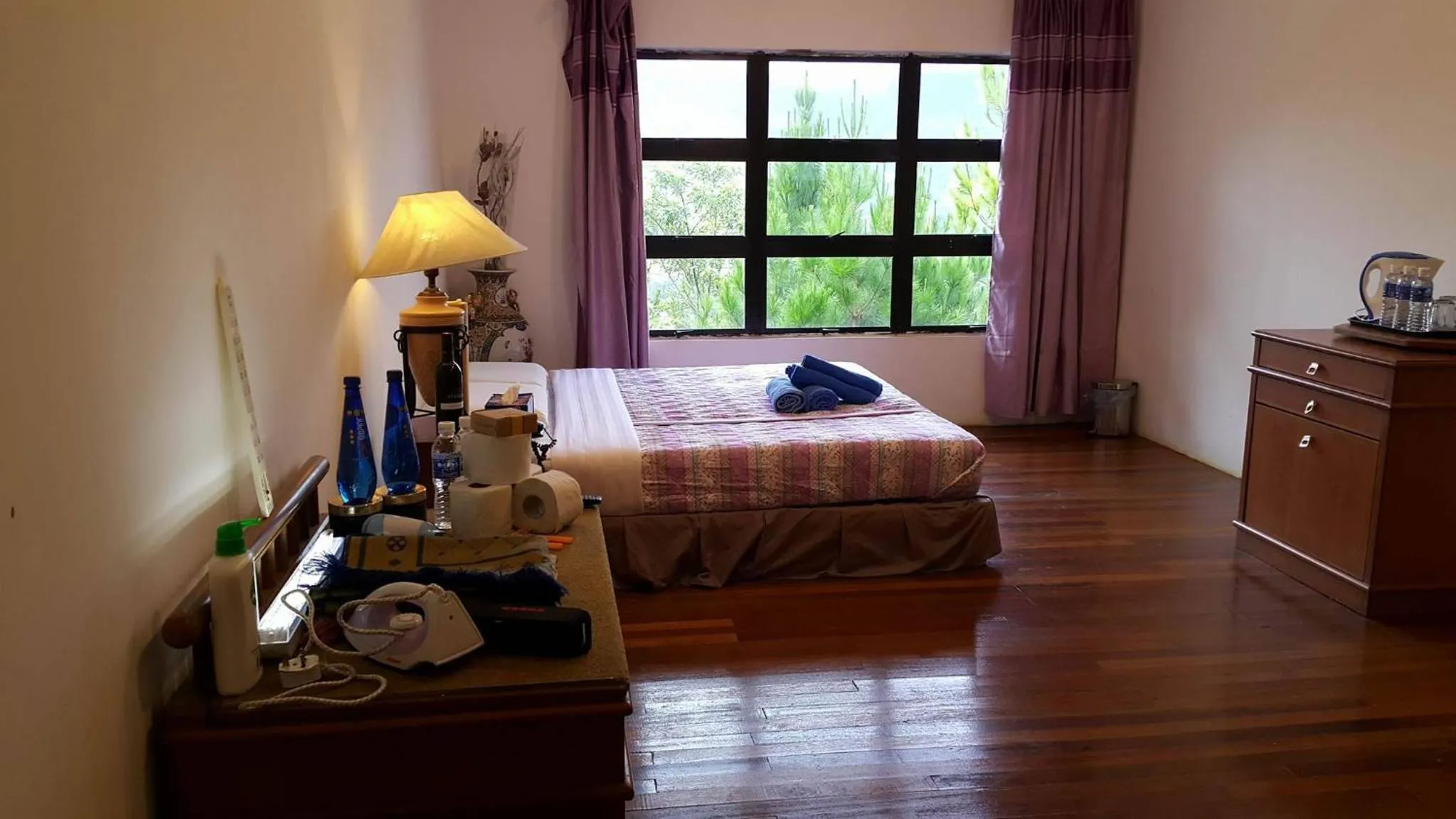 Bed in Crystal Hill R