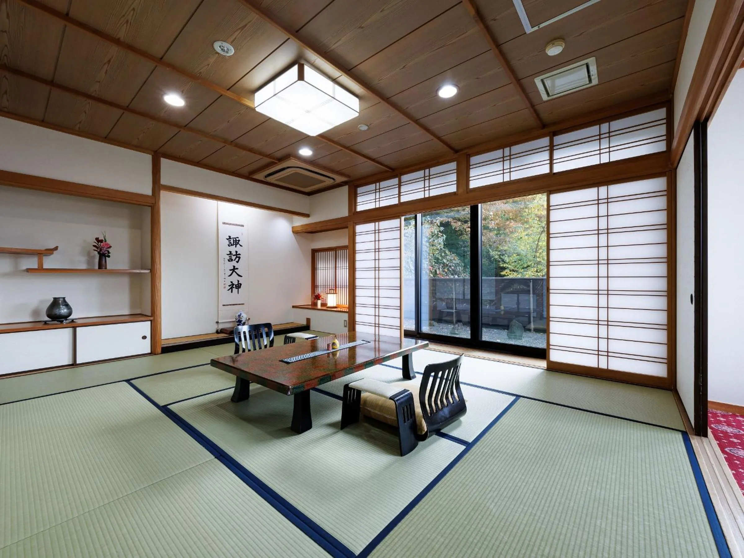 Photo of the whole room in Suwa Grand Shrine Kameya Inn