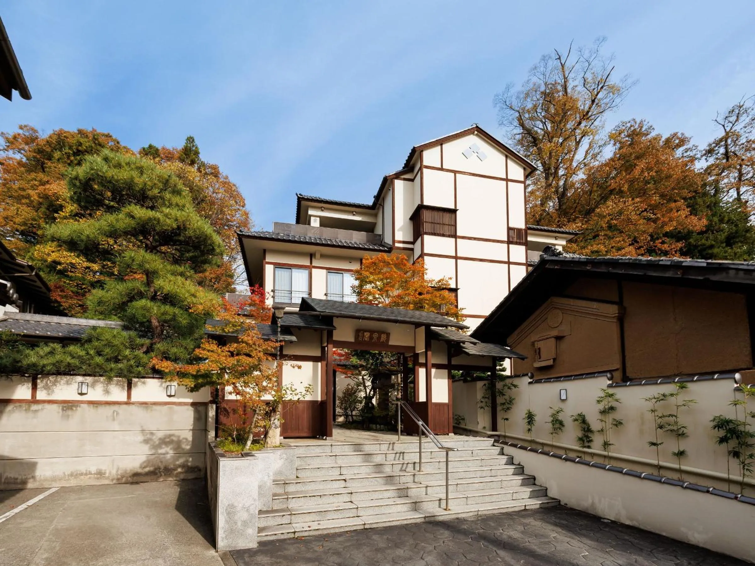 Property building in Suwa Grand Shrine Kameya Inn