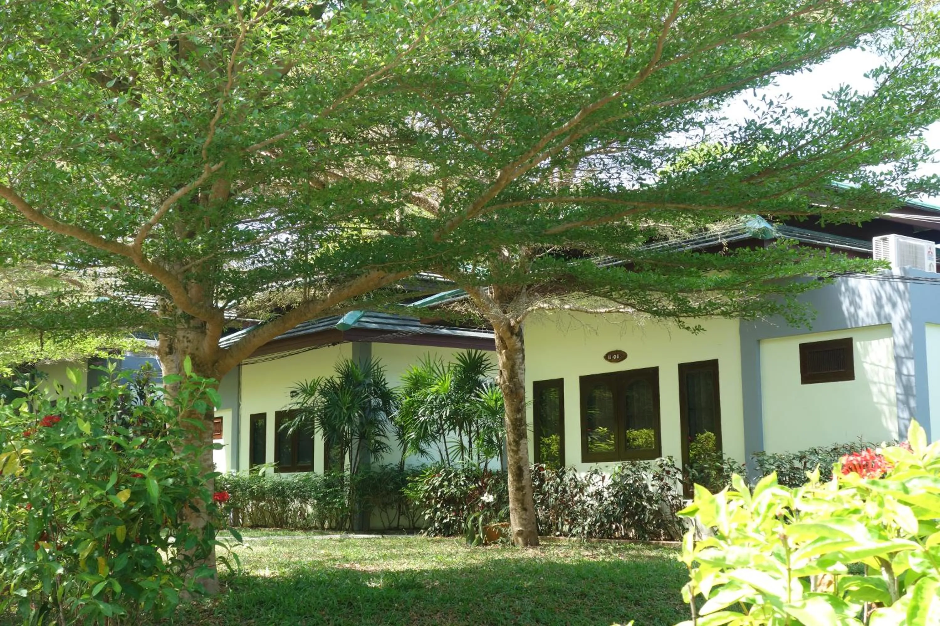 Property building in Khaolak Hillside Villa