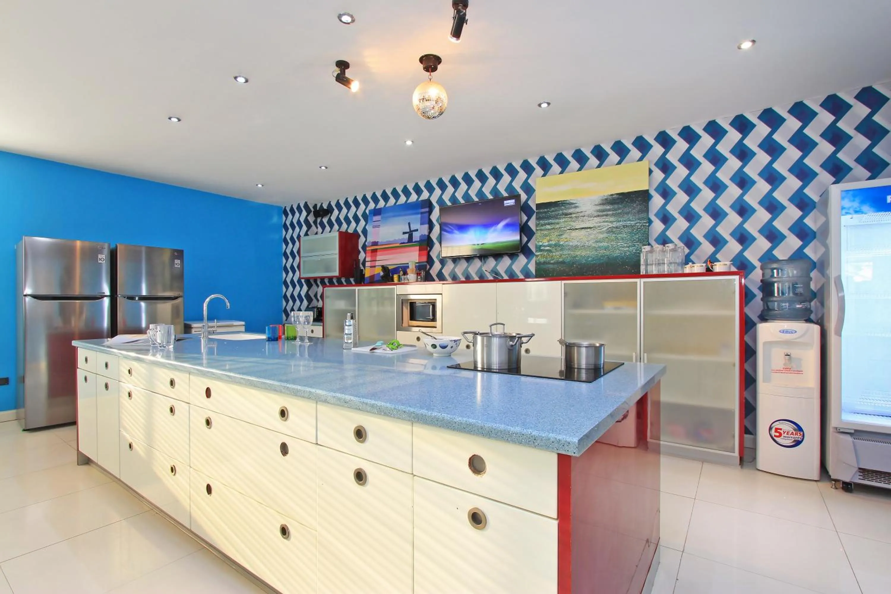 Communal lounge/ TV room in Sharrow Bay