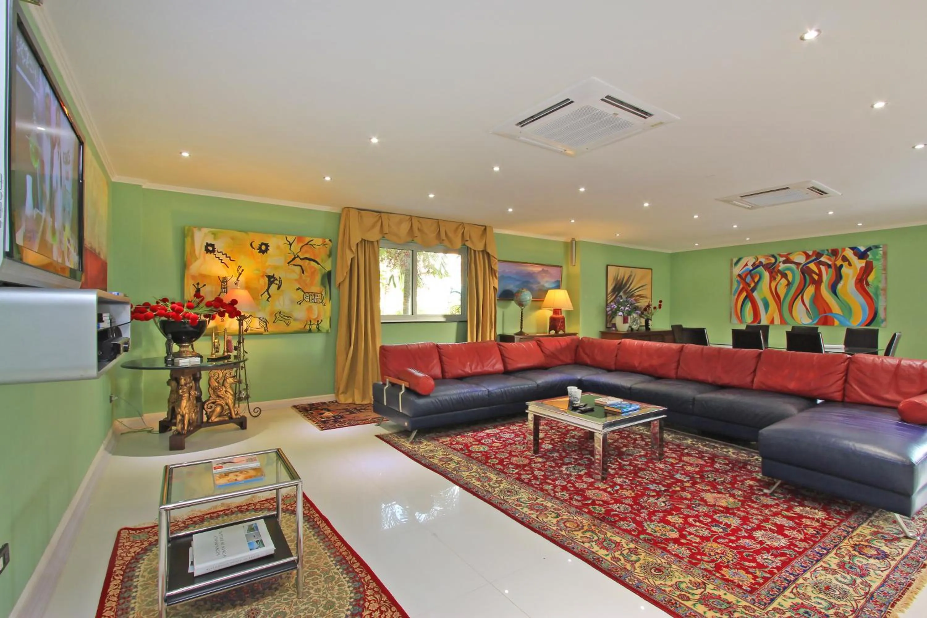 Communal lounge/ TV room in Sharrow Bay