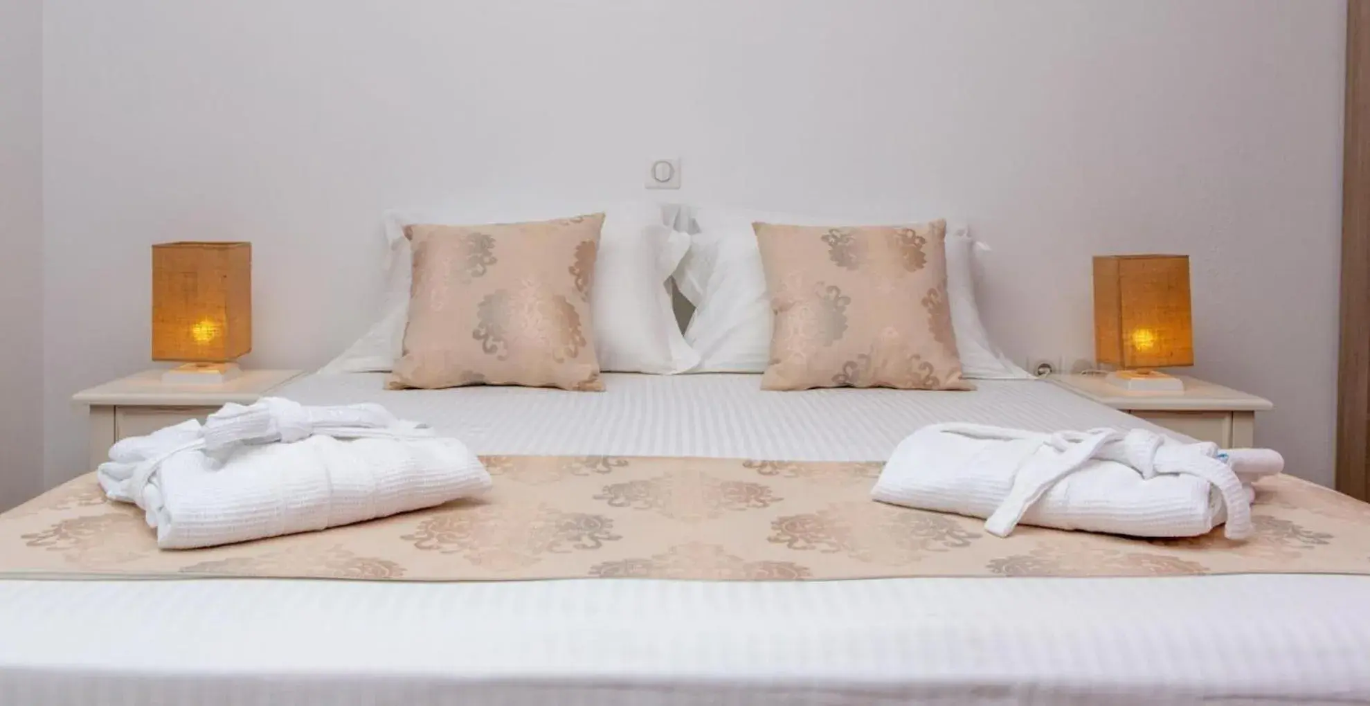 Double Room with Sea View in Sun and Moon Villas Double Room with Sea View in Sun and Moon Villas